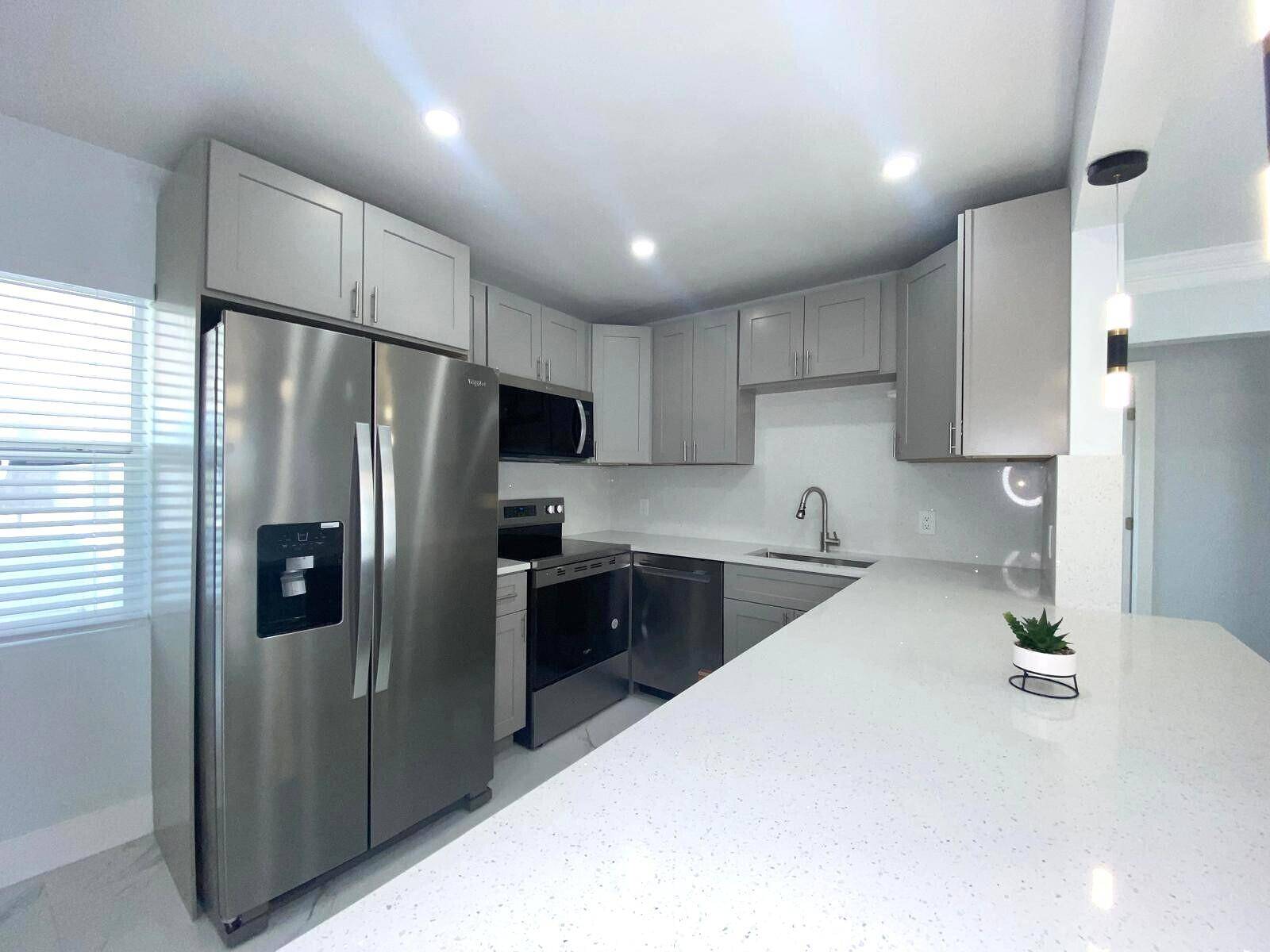 Lake Worth Beach, FL 33460,802 S C ST