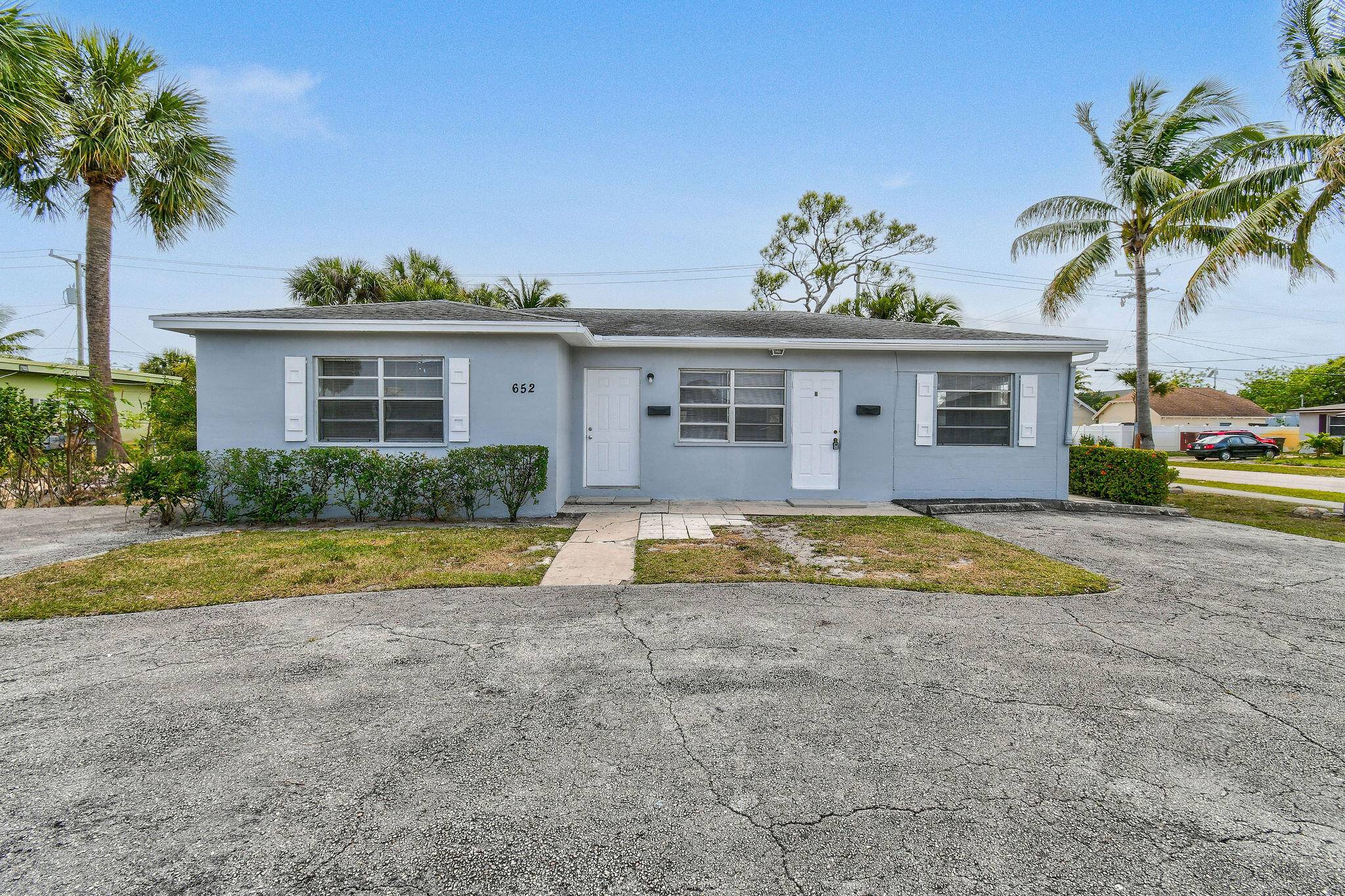 Lake Park, FL 33403,652 Bayberry DR