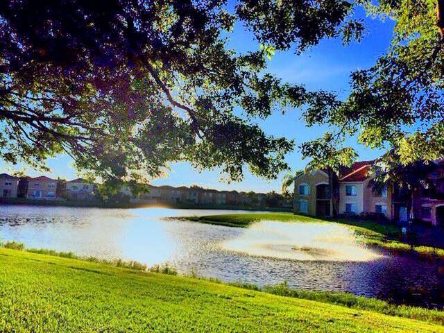 West Palm Beach, FL 33409,4190 San Marino BLVD 102