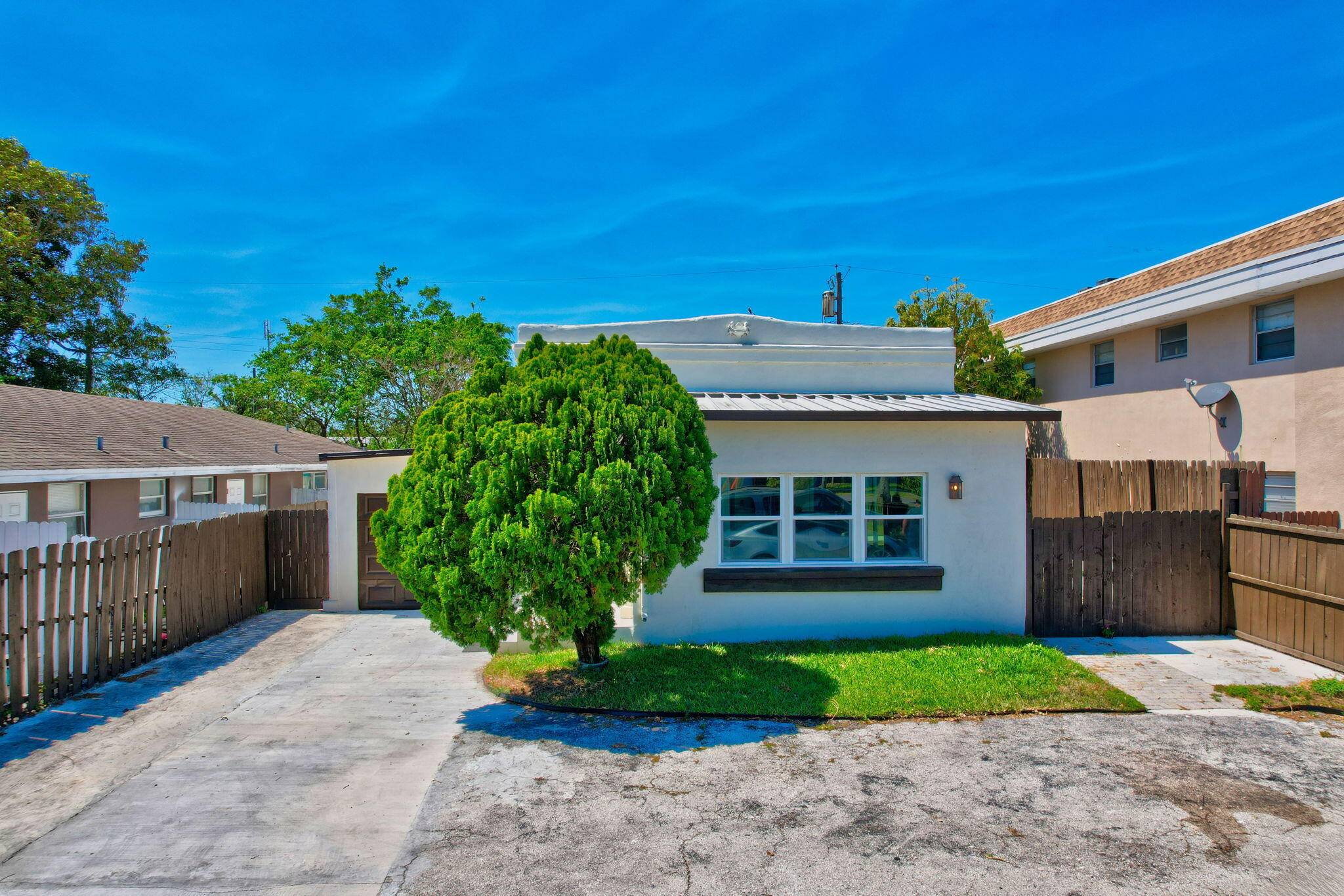 Lake Worth Beach, FL 33460,1313 N Federal HWY