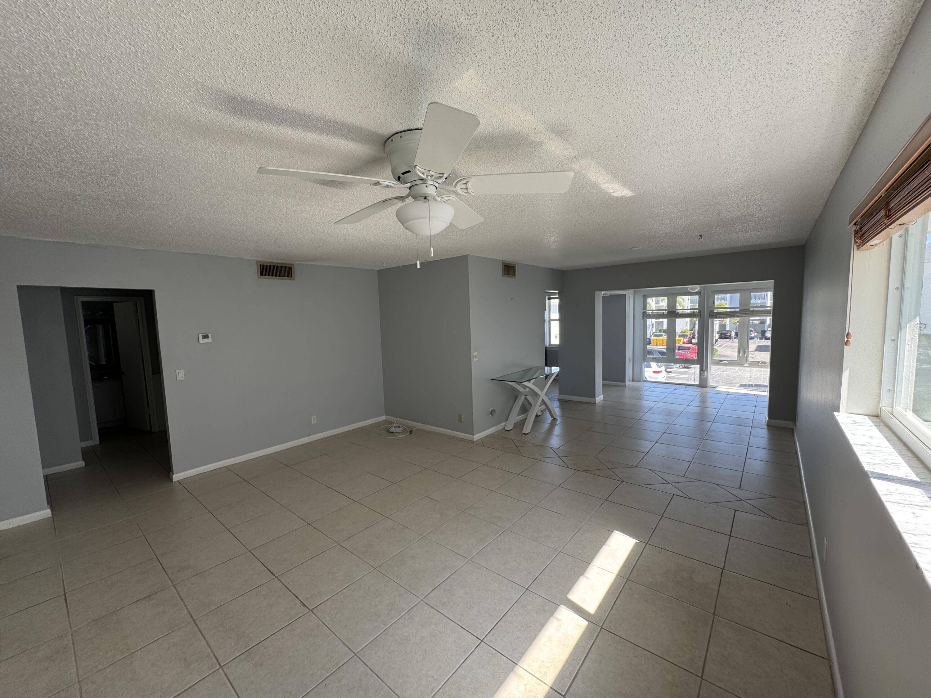 Boynton Beach, FL 33435,19 Colonial Club Drive 204