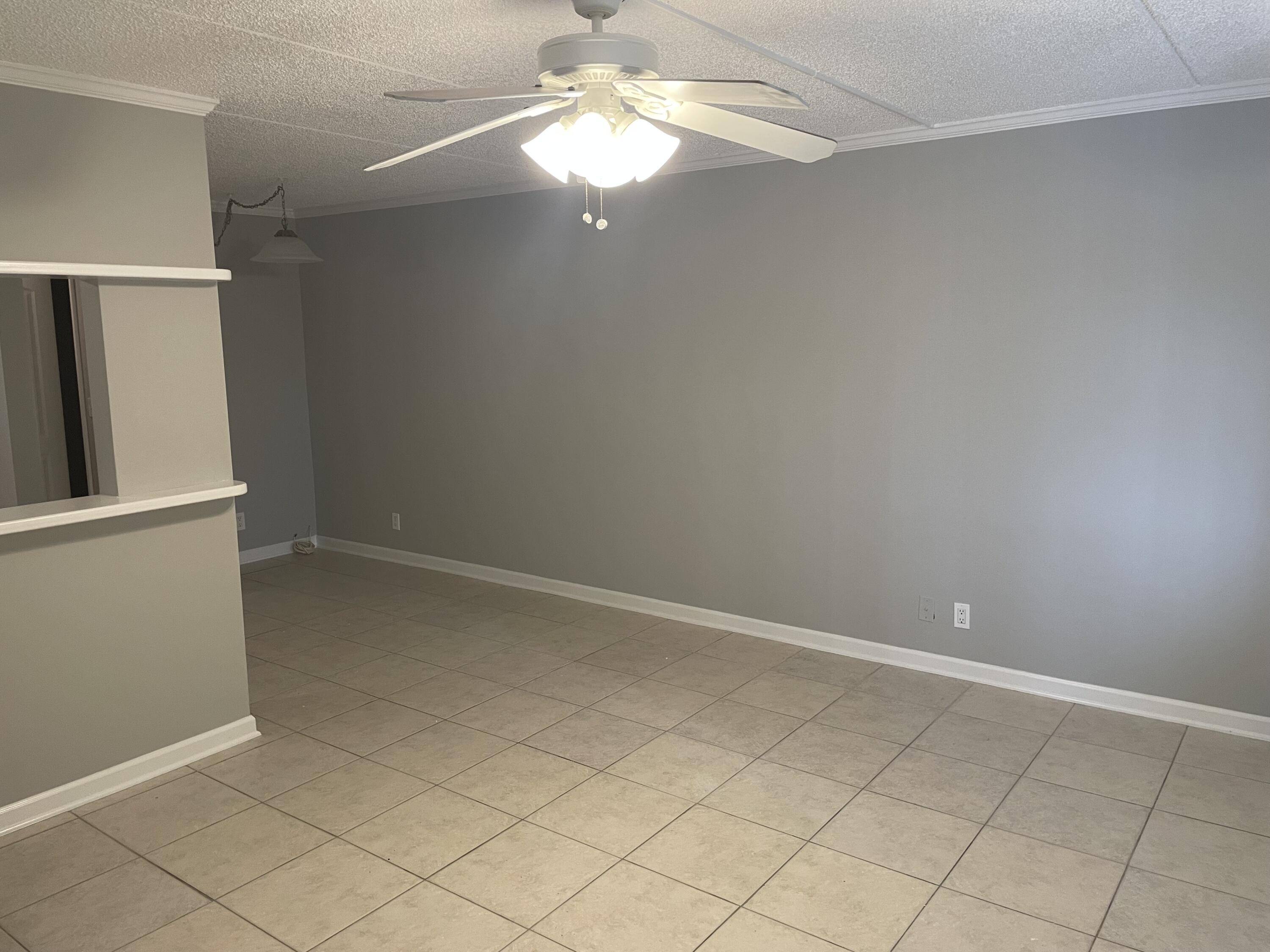 Palm Springs, FL 33461,400 W Village Green CIR 202