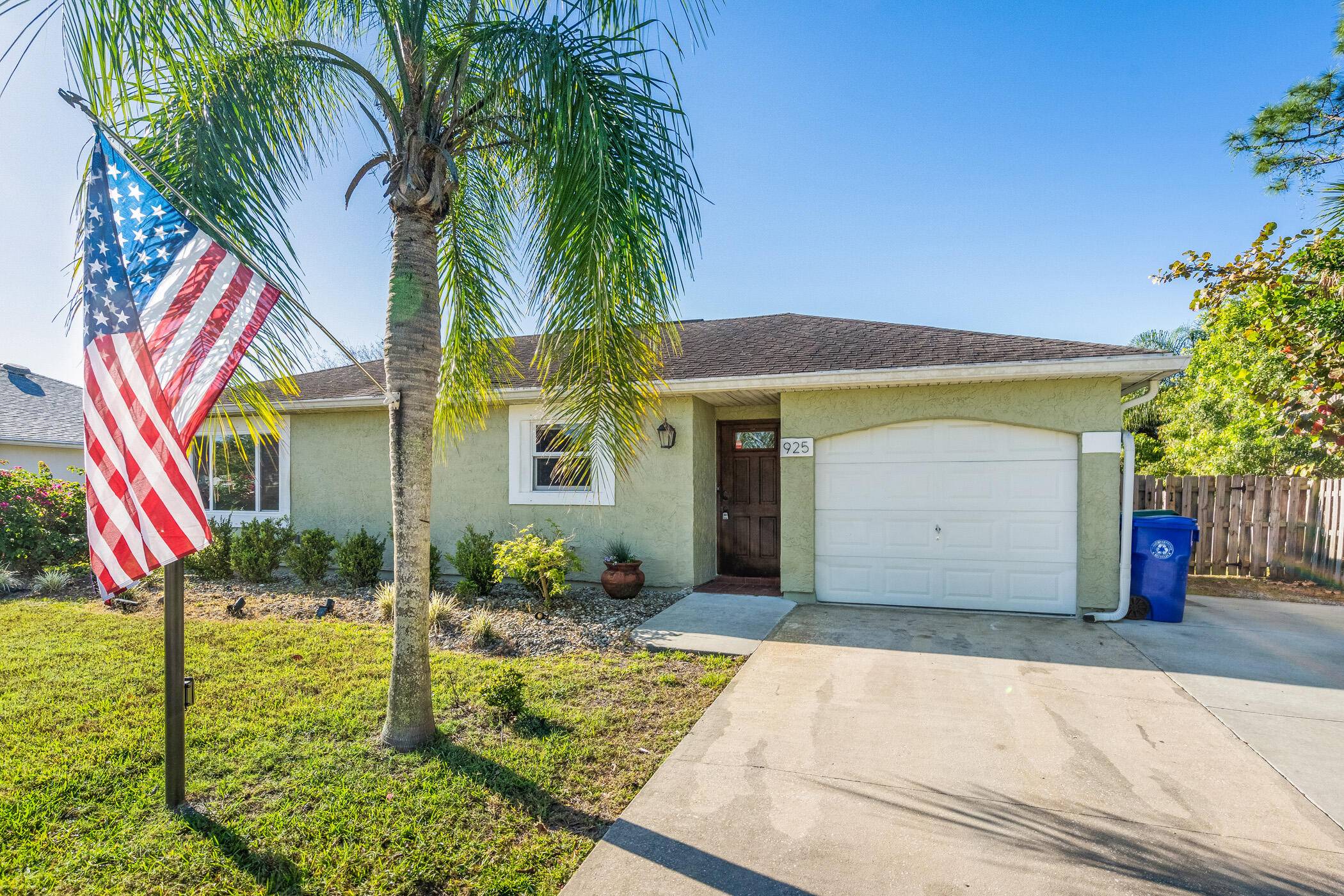 Sebastian, FL 32958,925 Jamaica AVE