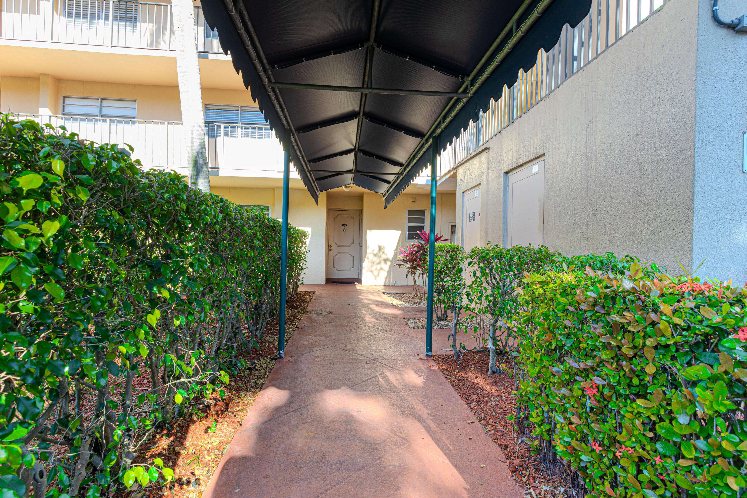 Lake Worth, FL 33467,3810 Via Poinciana 104