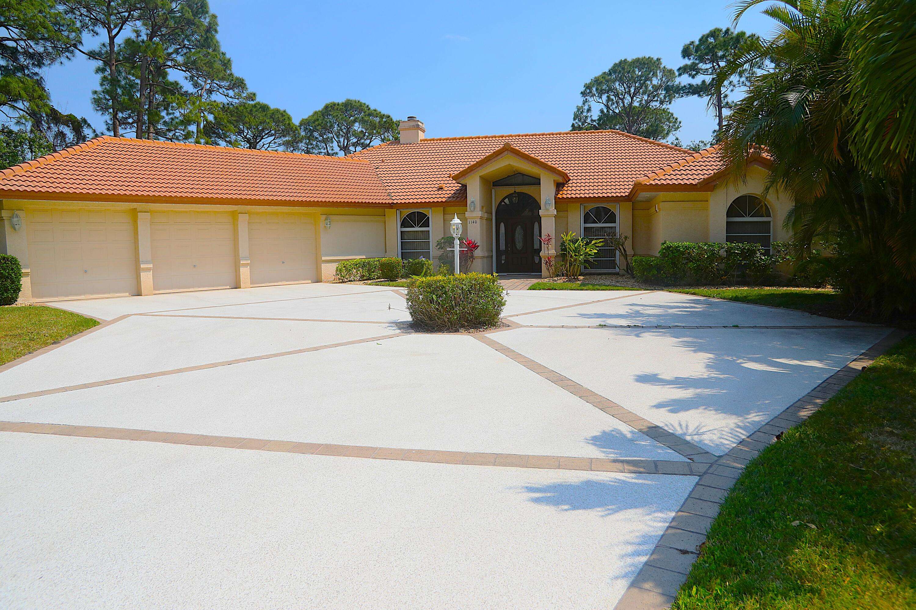 Port Saint Lucie, FL 34953,1140 SW Greenbriar Cv CV