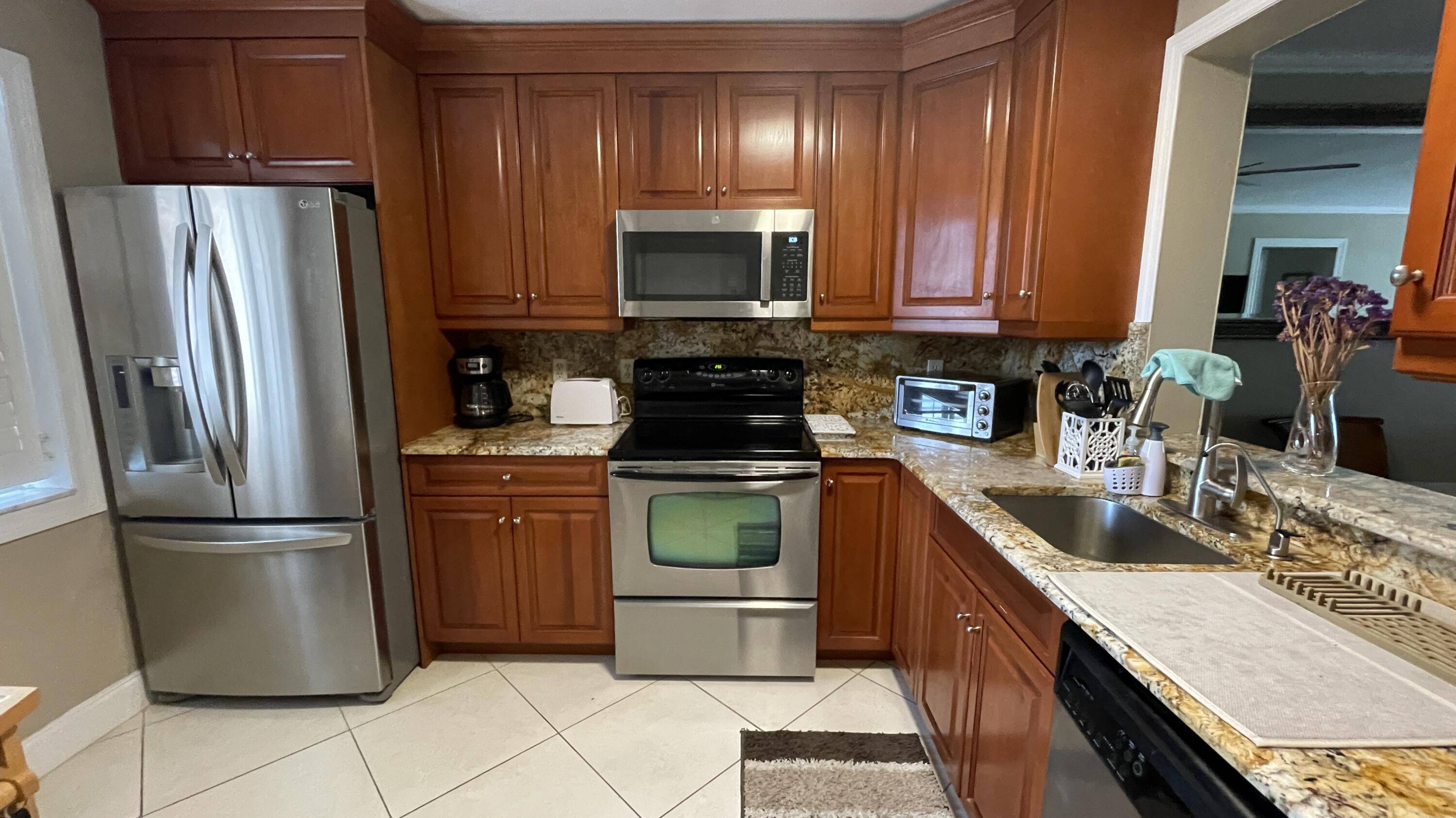 Delray Beach, FL 33446,6935 Huntington LN 208