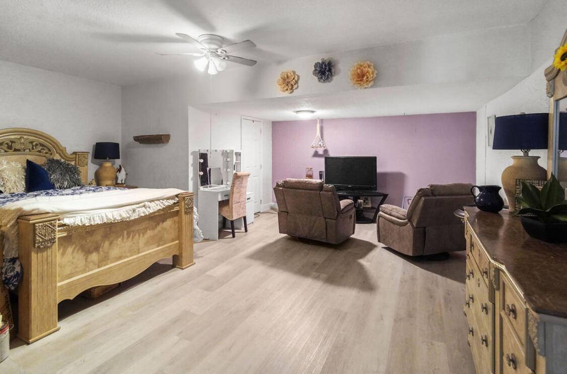 Lake Worth, FL 33463,6472 Azura Lake RD