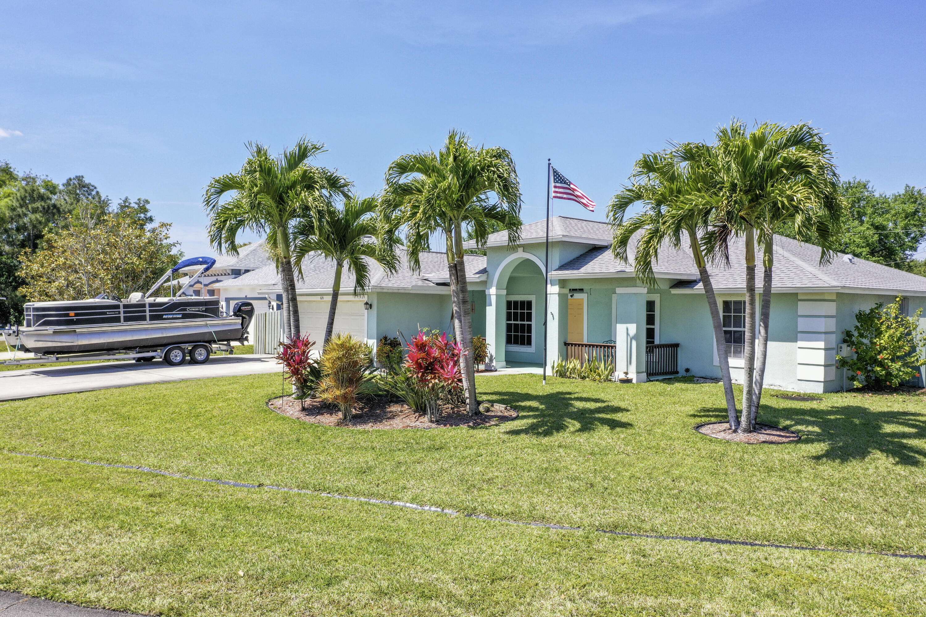 Port Saint Lucie, FL 34953,626 SW Homeland RD