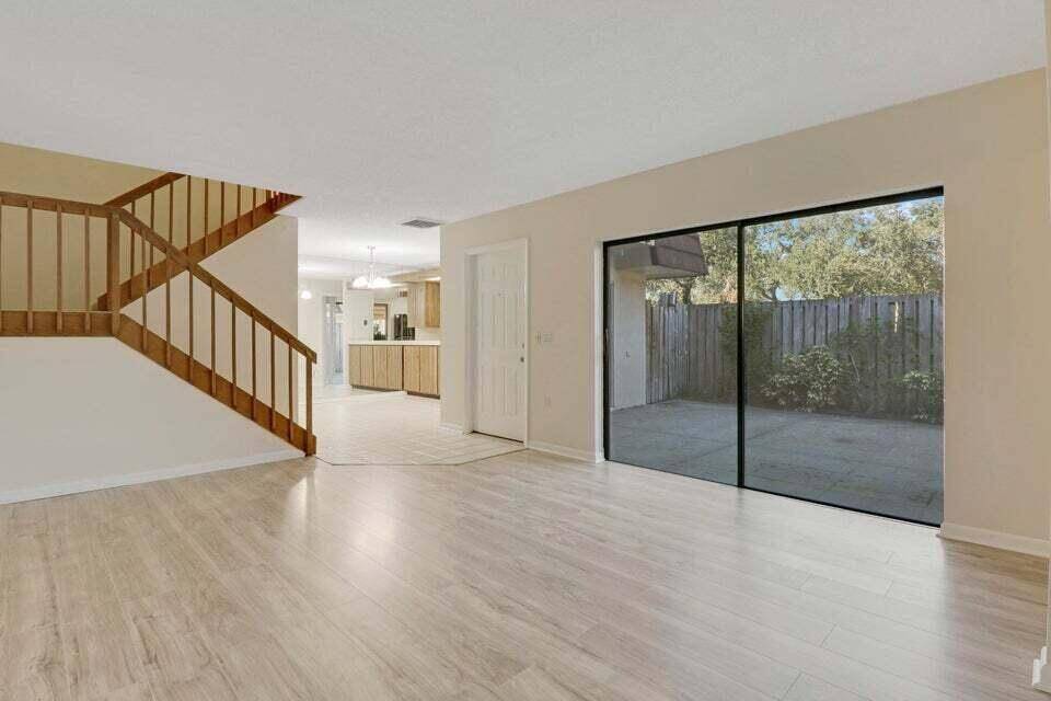Palm Beach Gardens, FL 33418,1304 13th LN