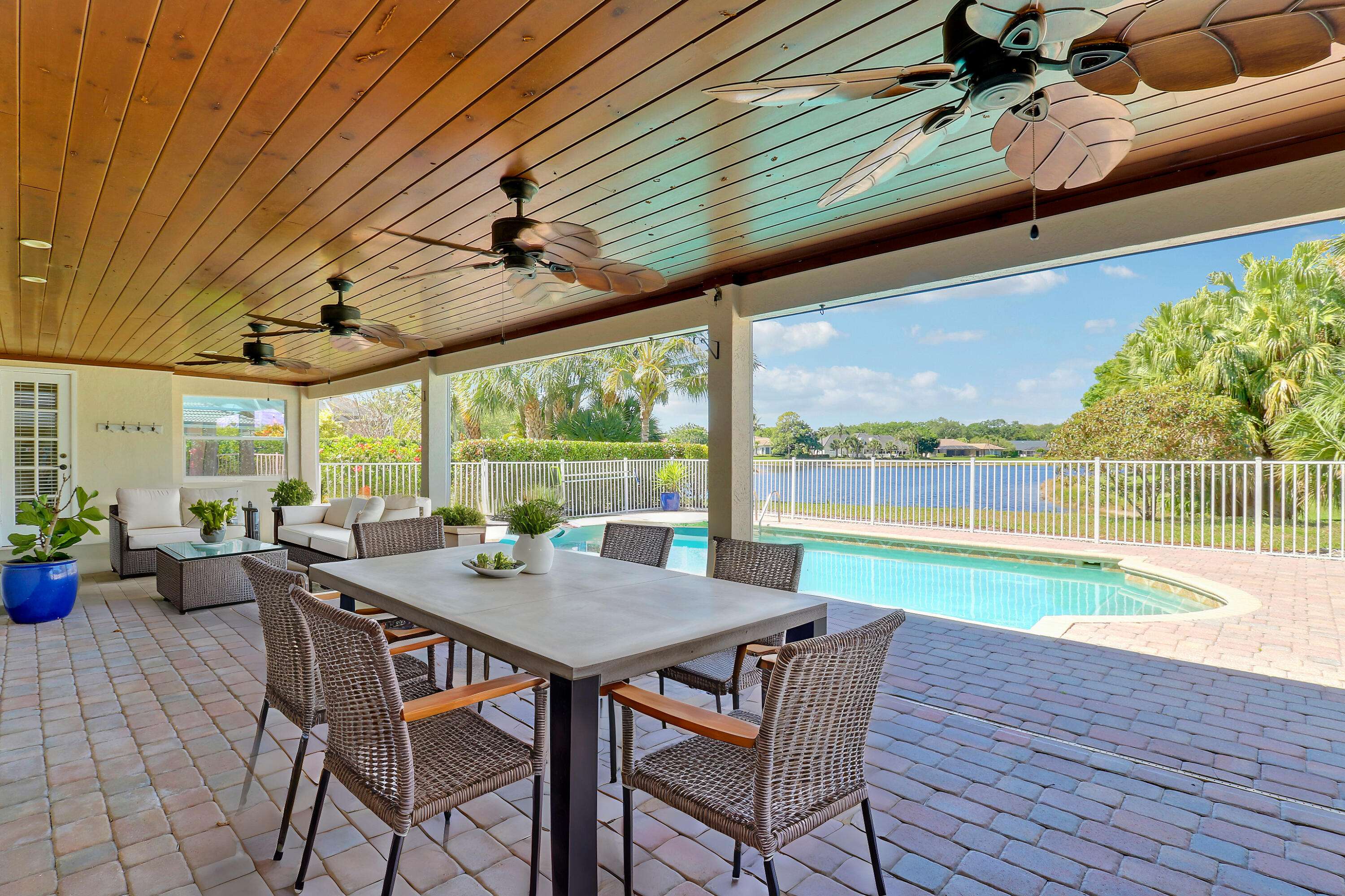 Tequesta, FL 33469,18421 SE Heritage DR