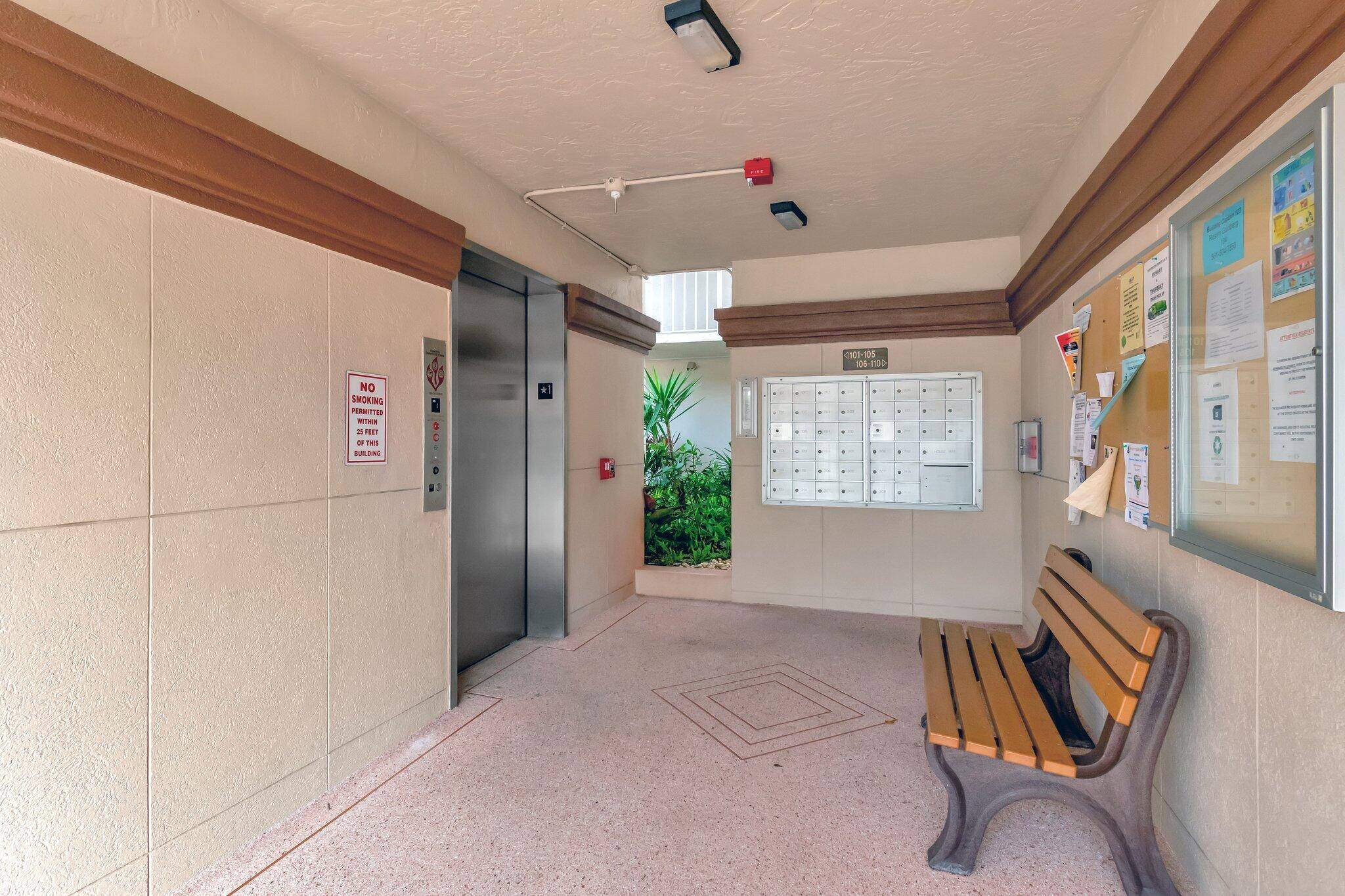 Delray Beach, FL 33484,6149 Pointe Regal CIR 309