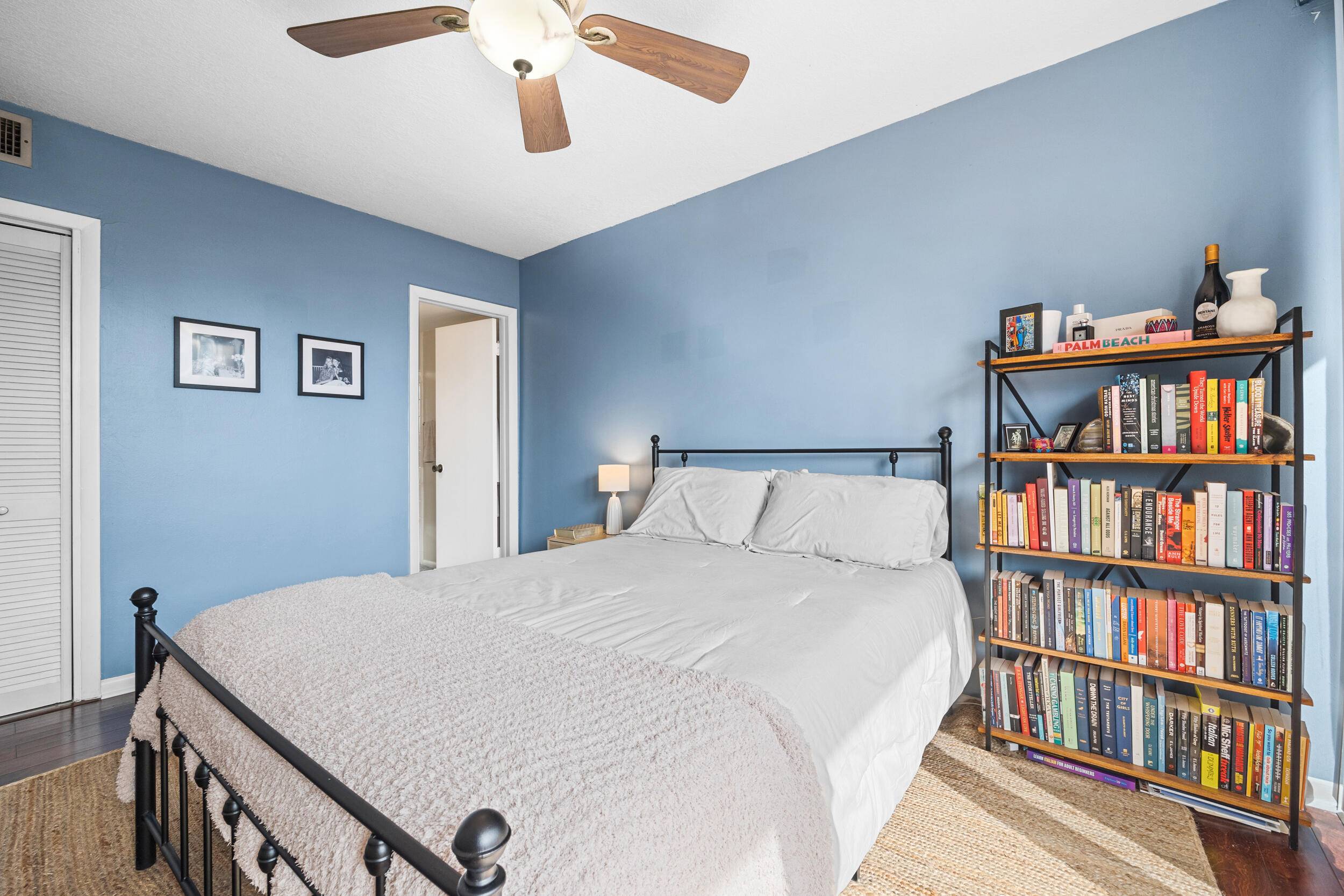 Tequesta, FL 33469,225 Beach RD 102