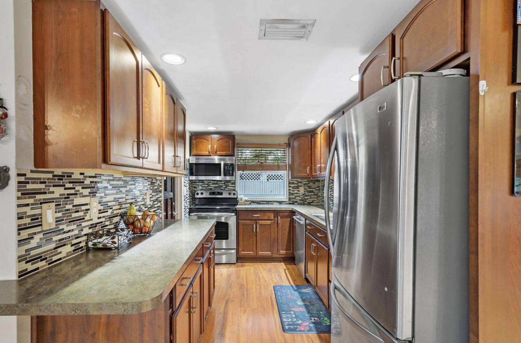Lake Worth, FL 33467,130 W Pine Tree AVE