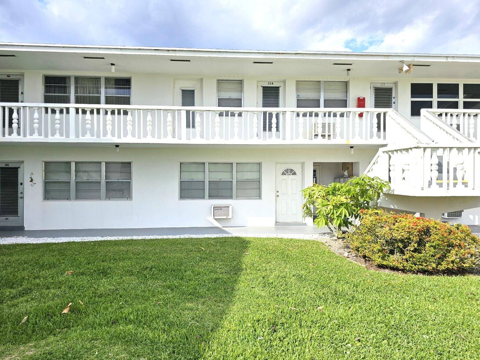 West Palm Beach, FL 33417,102 E Easthampton