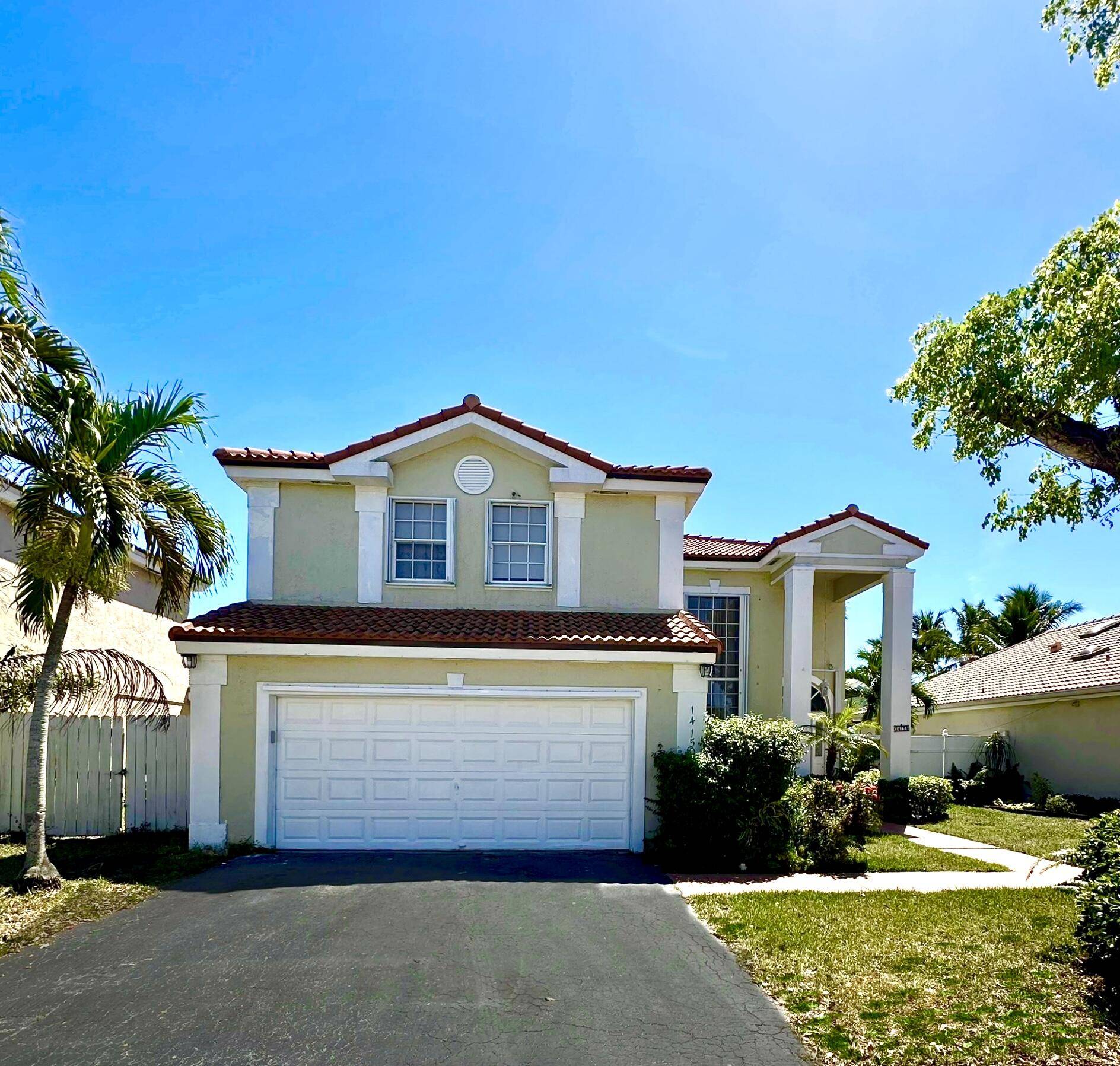 Davie, FL 33325,14150 Oak Ridge DR