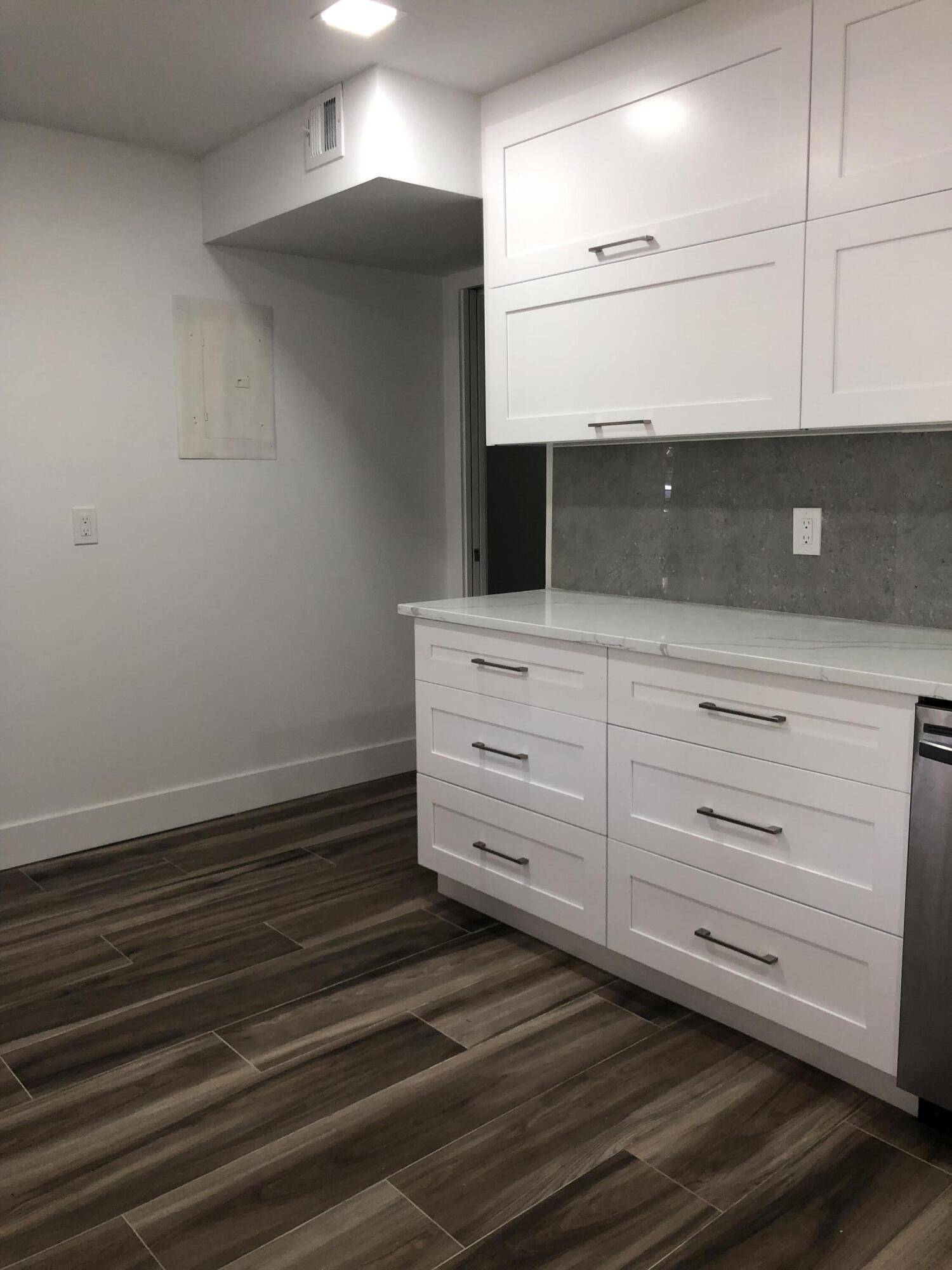 Pompano Beach, FL 33069,535 Oaks DR 102