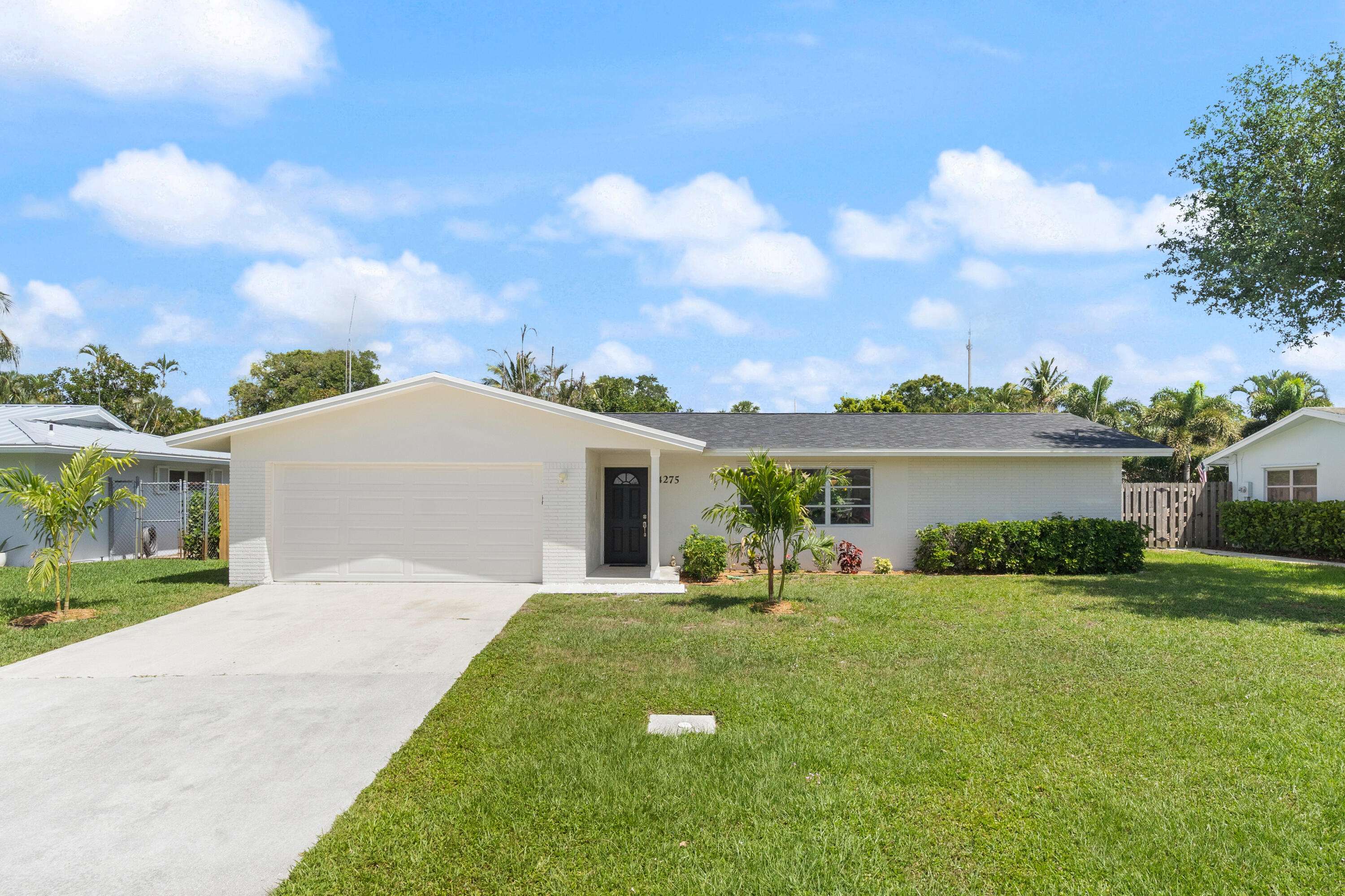 Palm Beach Gardens, FL 33410,4275 Honeysuckle AVE