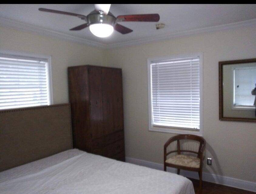 Fort Pierce, FL 34950,808 S 12th ST