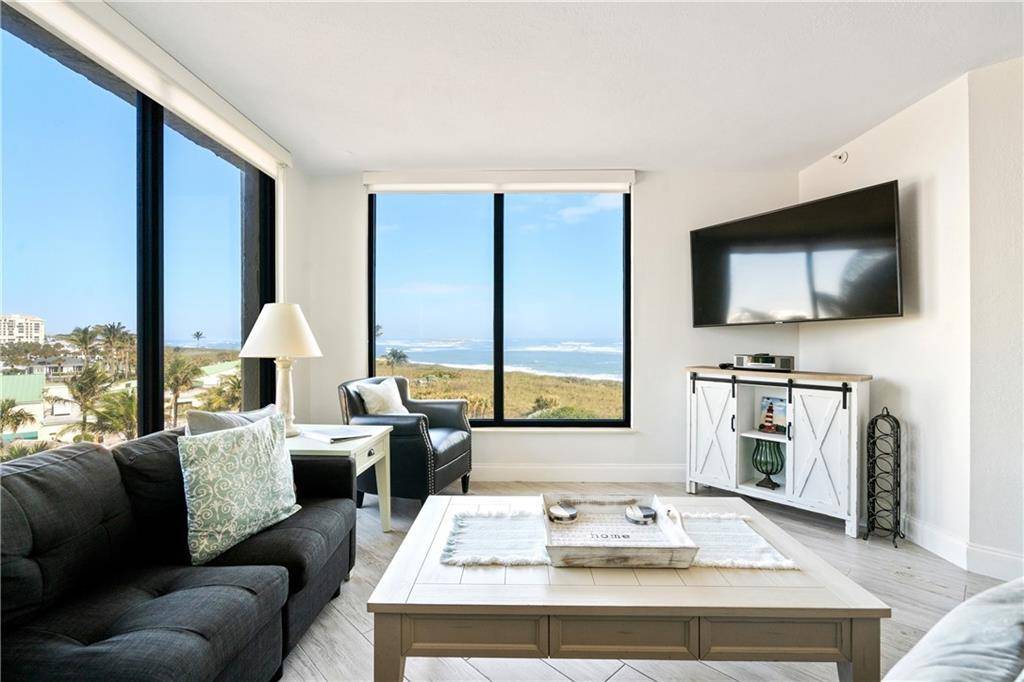 Hutchinson Island, FL 34949,2400 S Ocean DR 8153