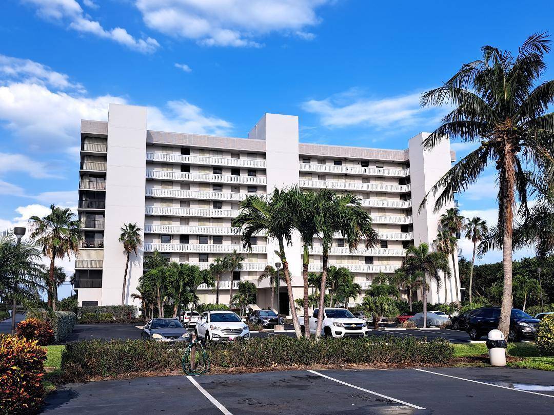 Hutchinson Island, FL 34949,5055 N Highway A1a 202