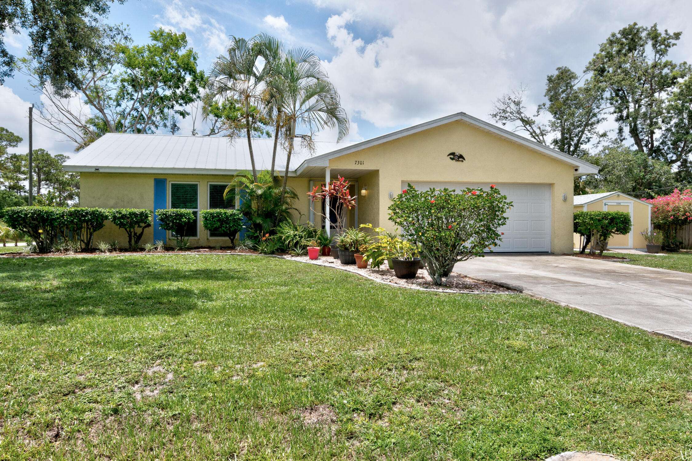 Fort Pierce, FL 34951,7301 E NE Coquina AVE 16