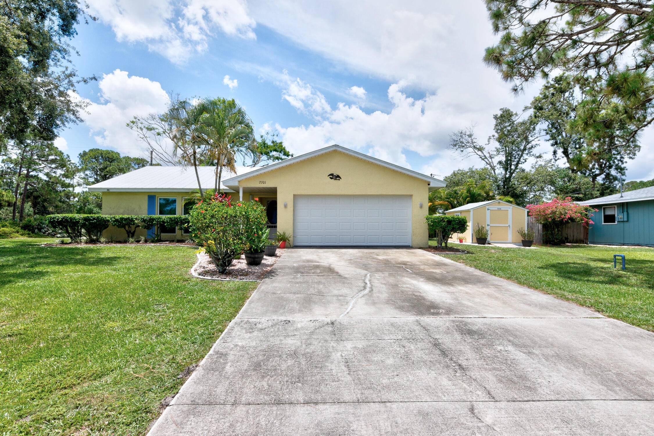 Fort Pierce, FL 34951,7301 E NE Coquina AVE 16