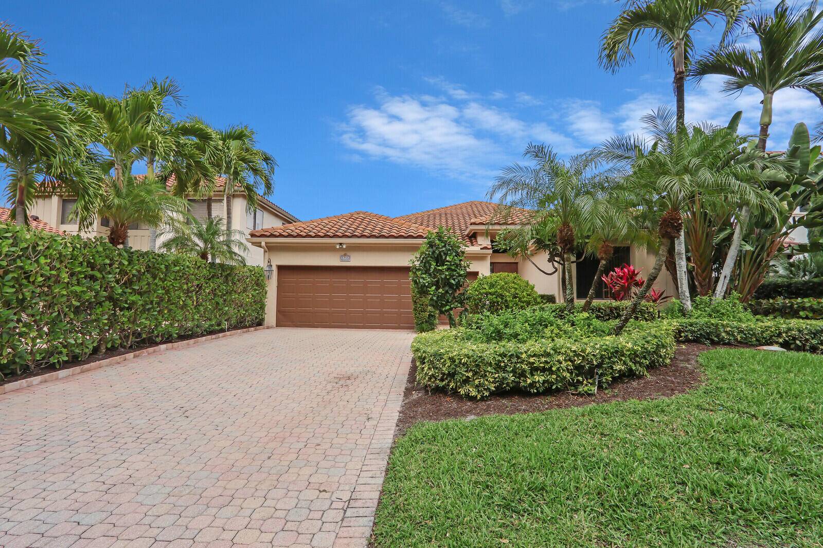 Palm Beach Gardens, FL 33410,3755 Toulouse DR