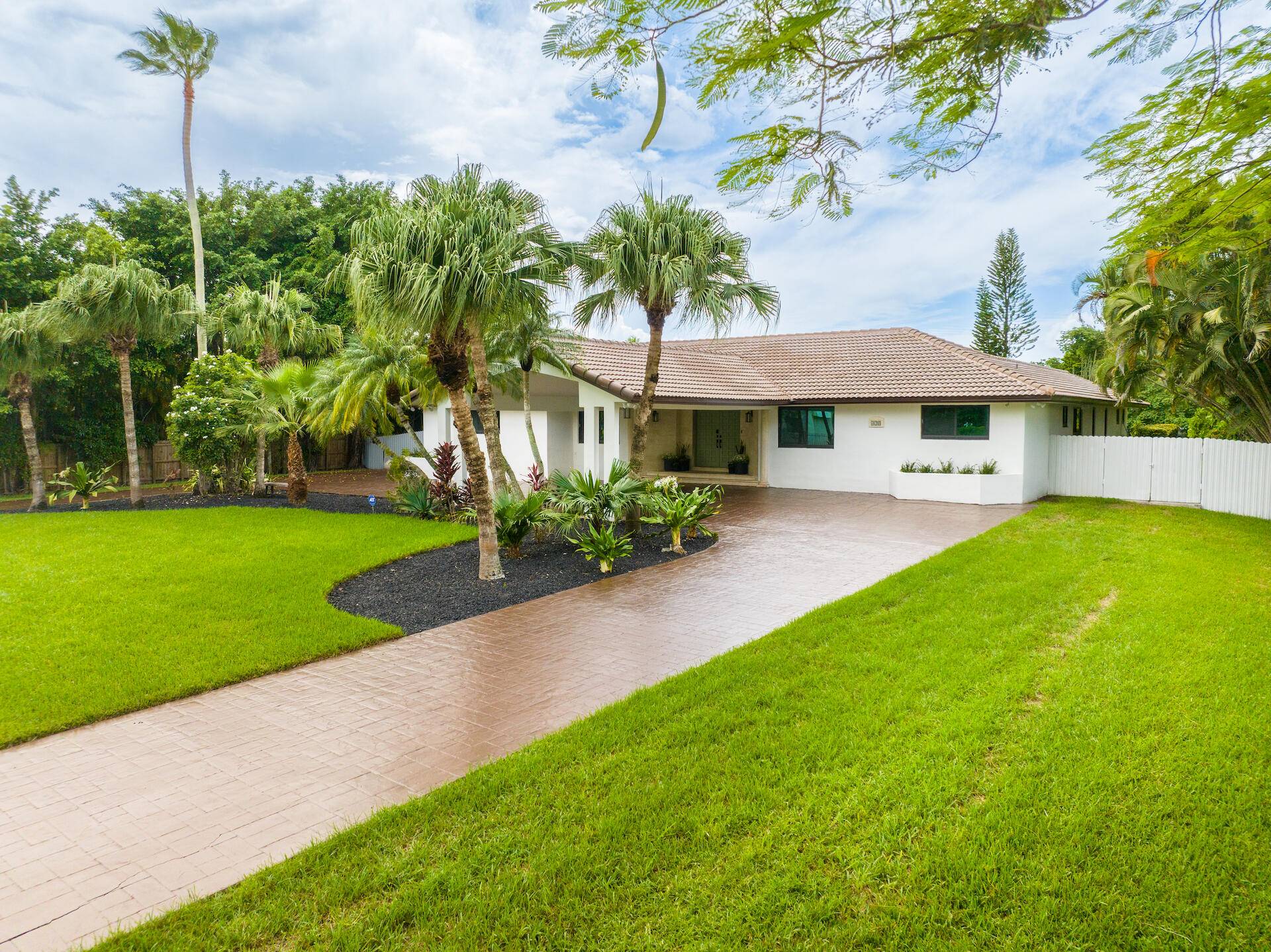 Miami, FL 33184,420 SW 128th AVE