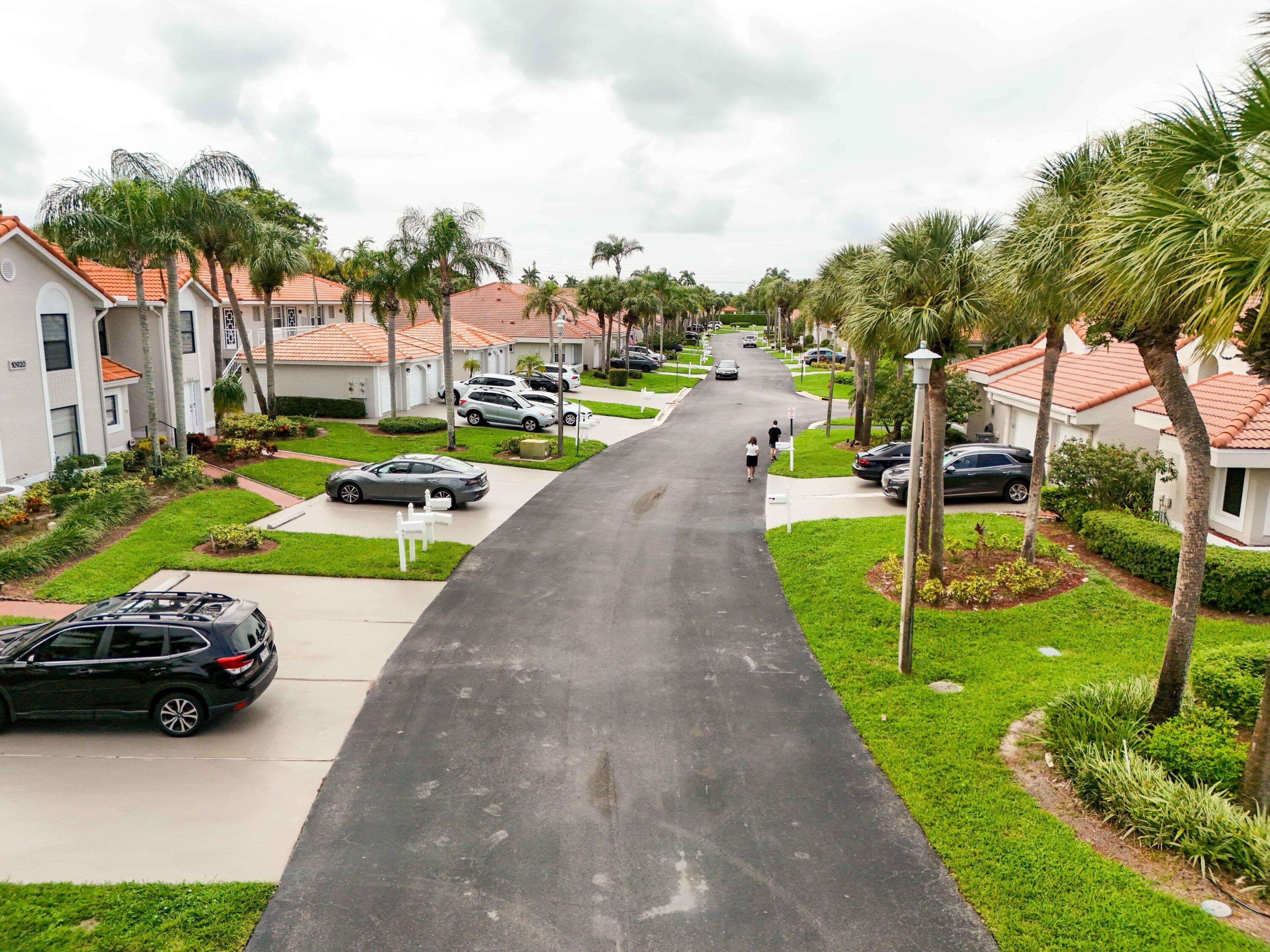 Boca Raton, FL 33498,10910 Lakemore LN 201