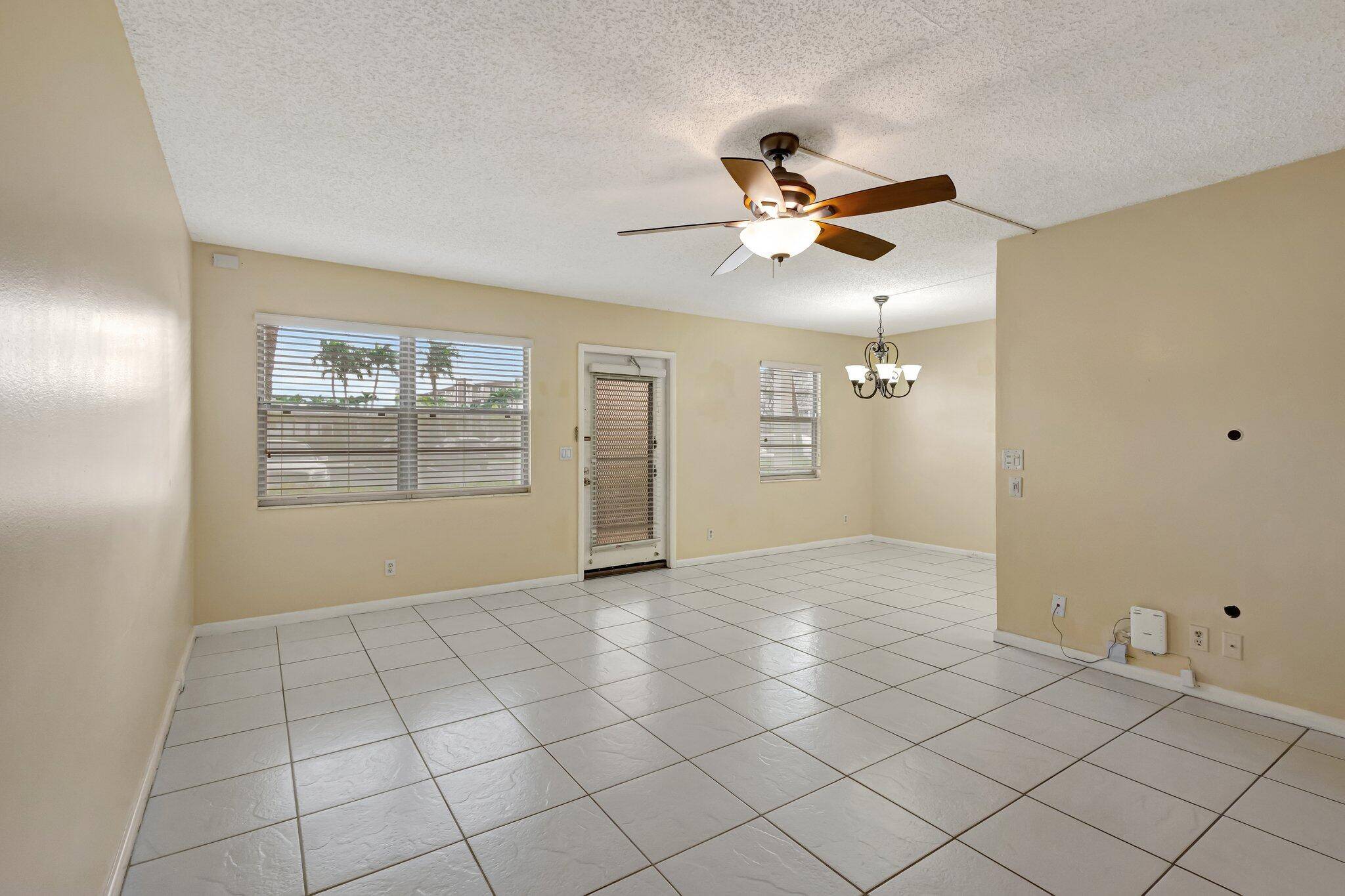 Boca Raton, FL 33434,1047 Guildford C