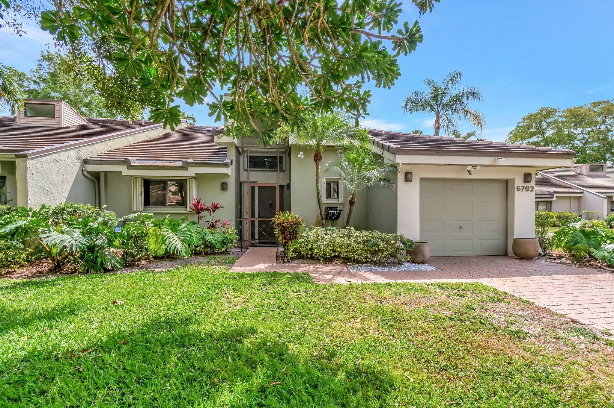 Lake Worth, FL 33467,6792 Parisian WAY