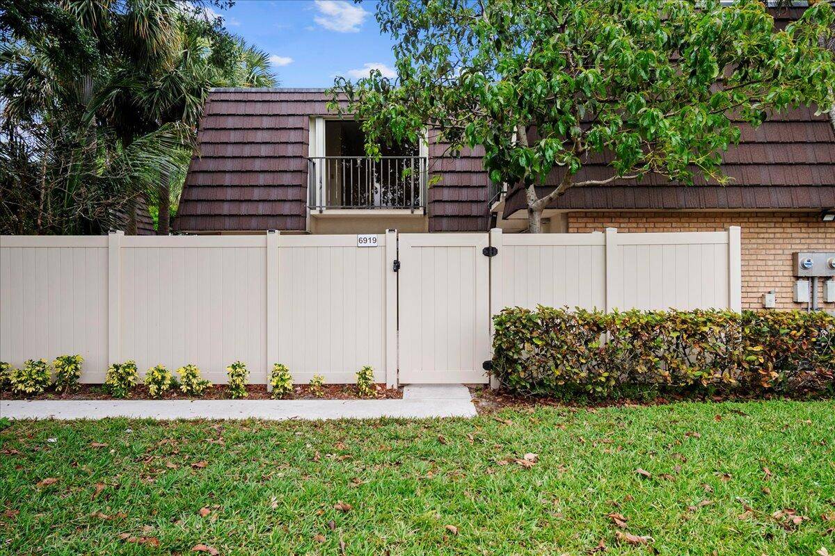 West Palm Beach, FL 33407,6919 69th WAY