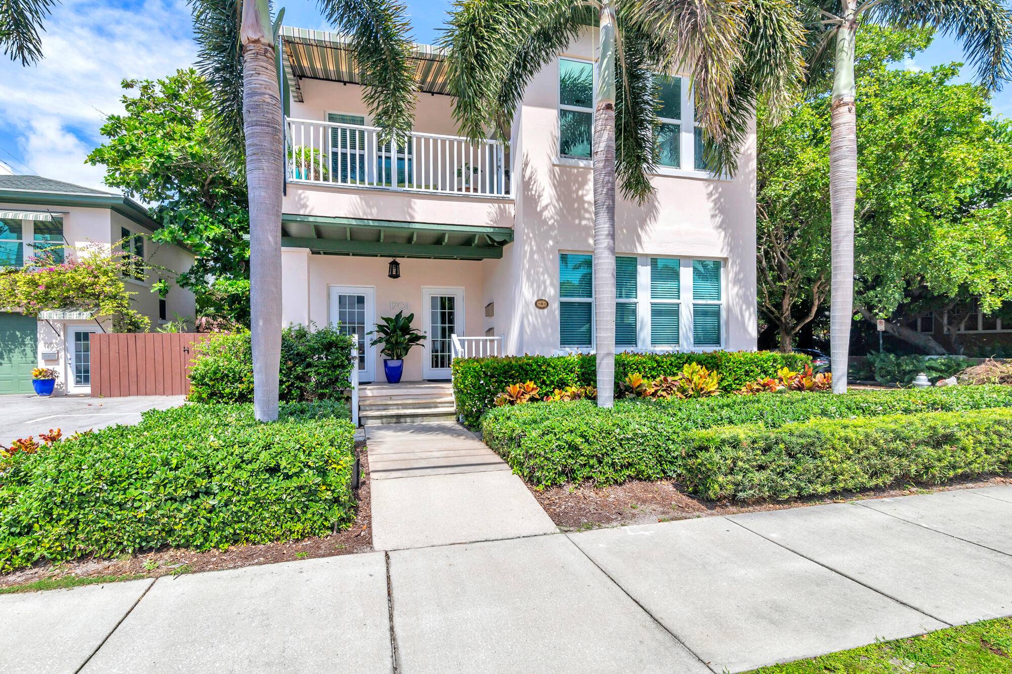 West Palm Beach, FL 33401,1701 S Olive AVE