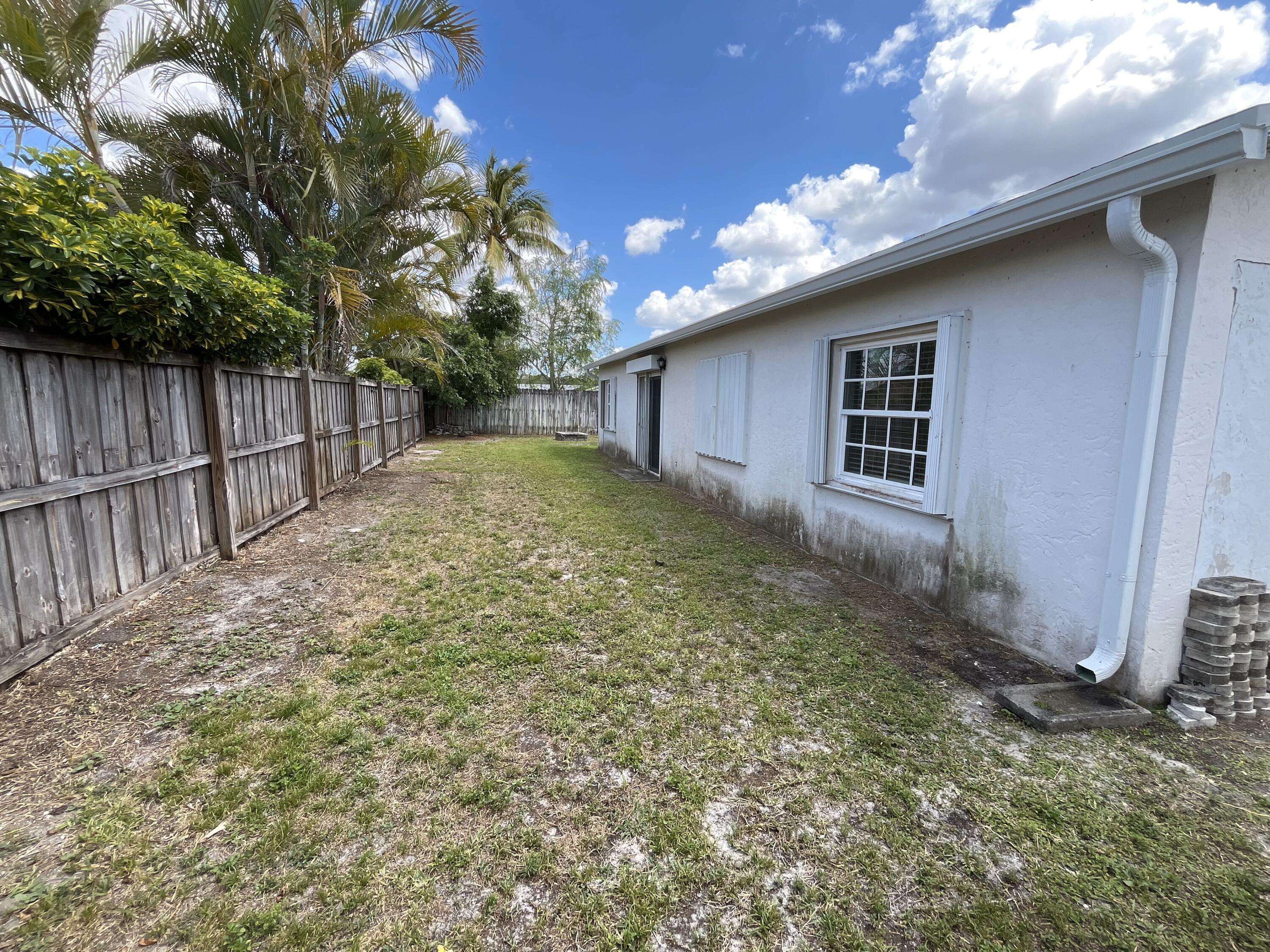 Royal Palm Beach, FL 33411,10089 Penzance LN
