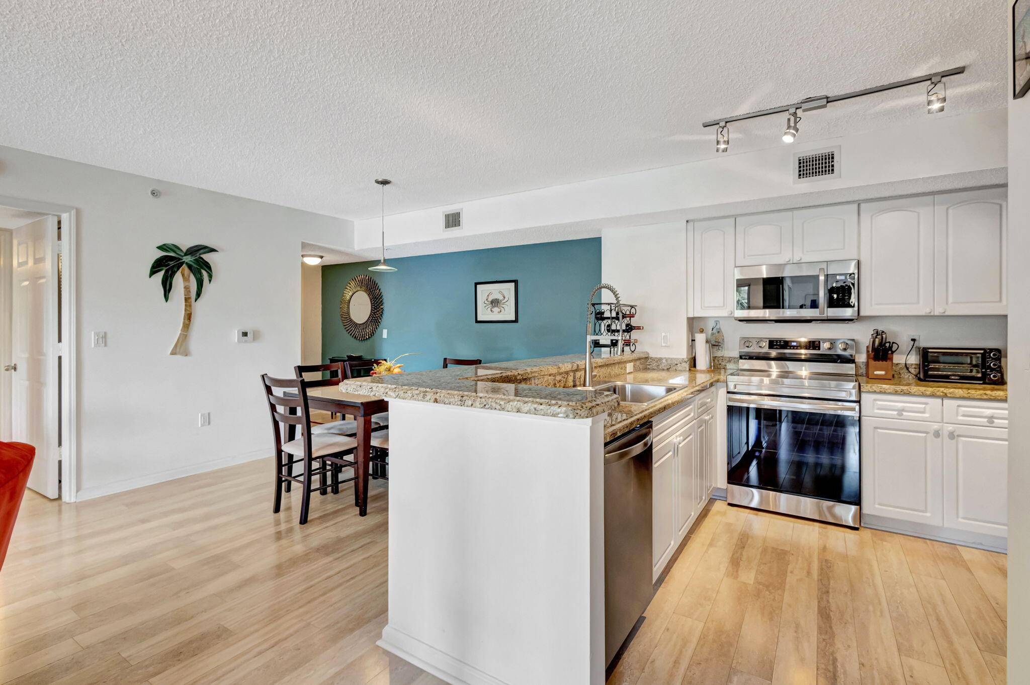 Tequesta, FL 33469,260 Village BLVD 5205
