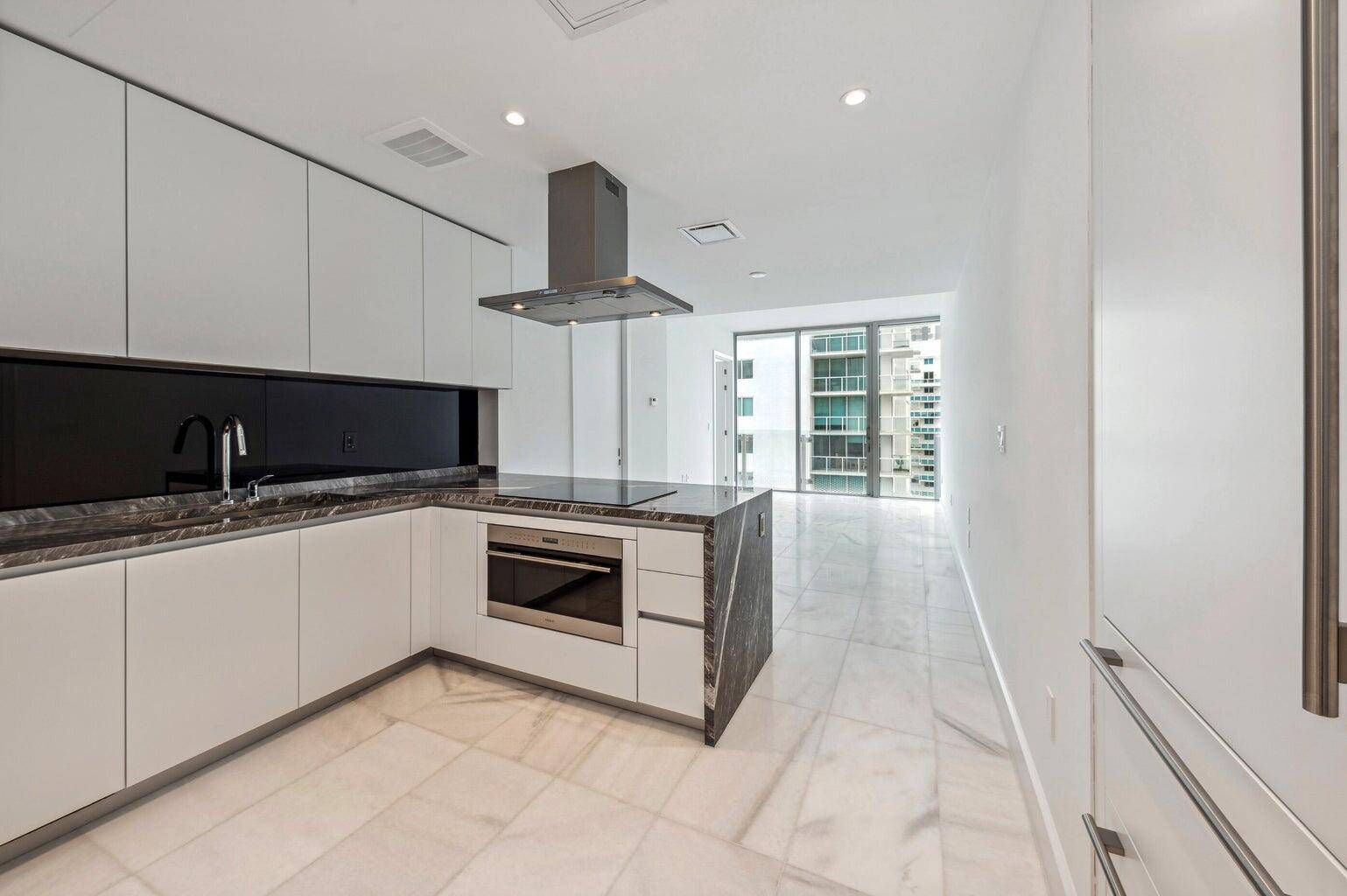 Miami, FL 33137,700 NE 26th TER 2104