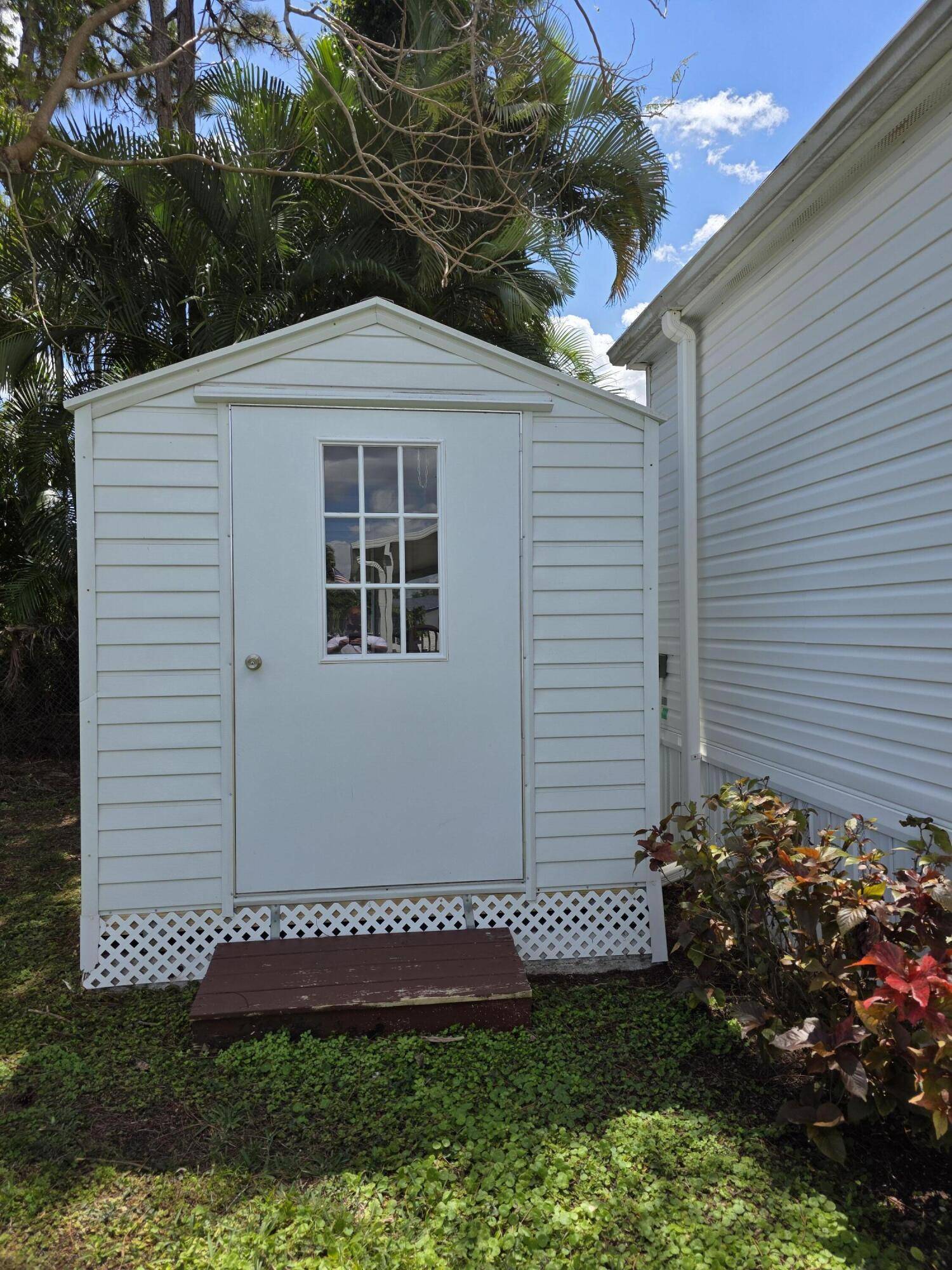 Lantana, FL 33462,4124 8th CT