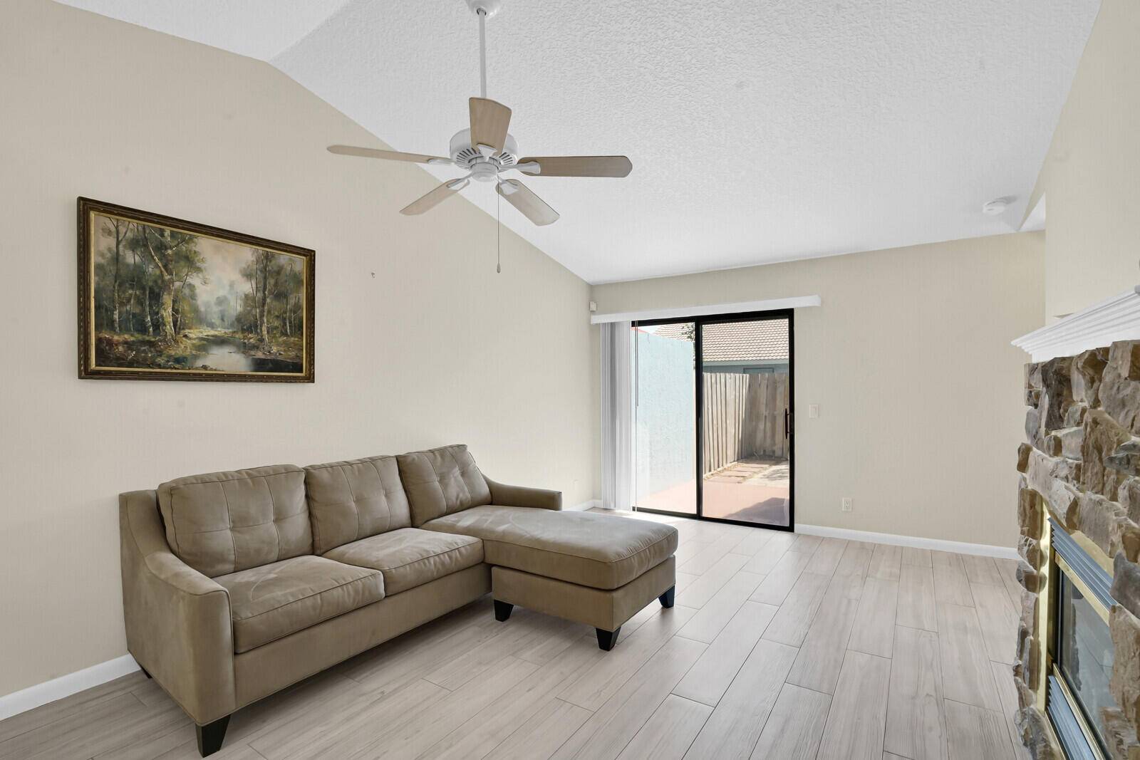 Boynton Beach, FL 33437,9852 N S 62 TER D