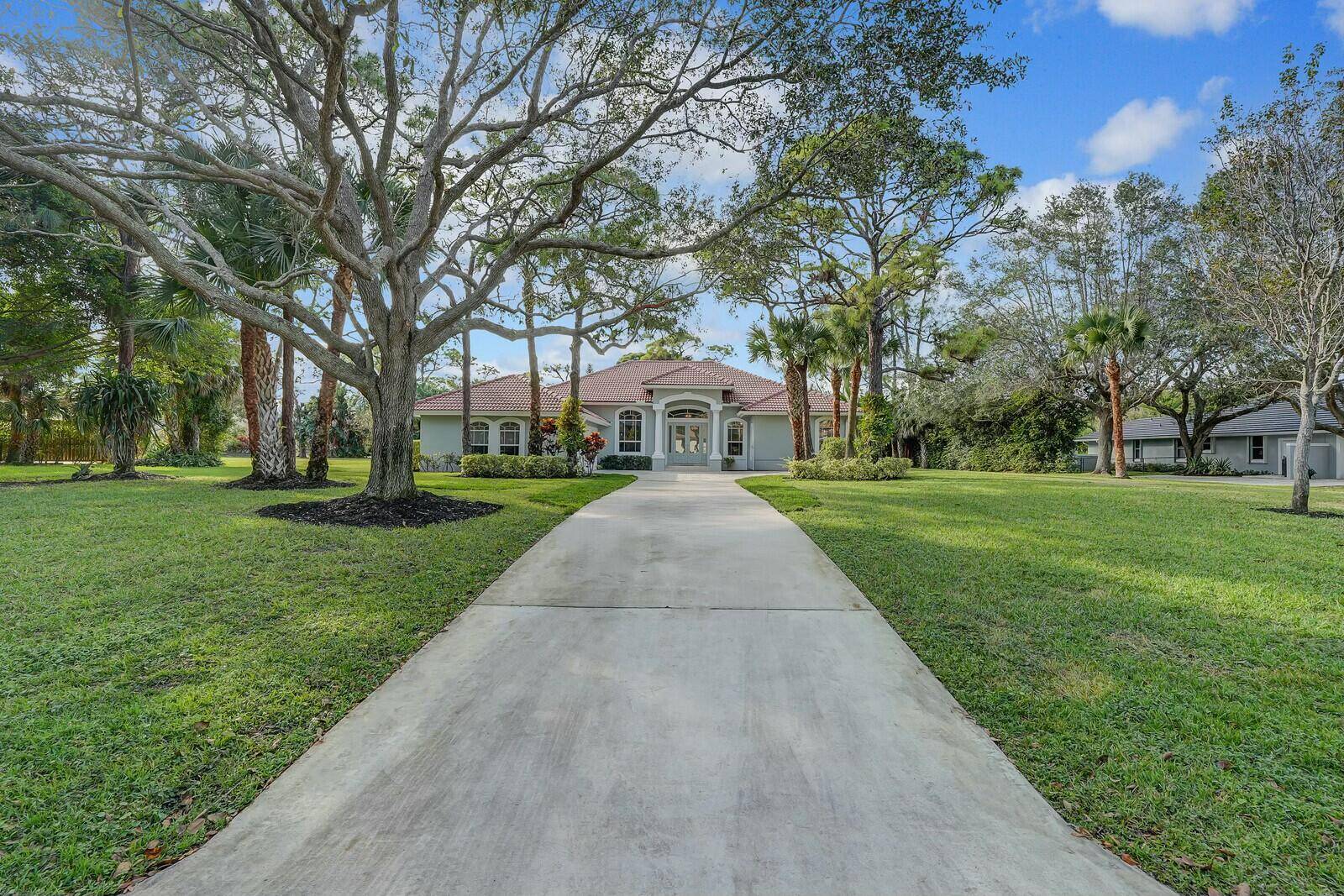 Palm Beach Gardens, FL 33418,8261 Man O War RD
