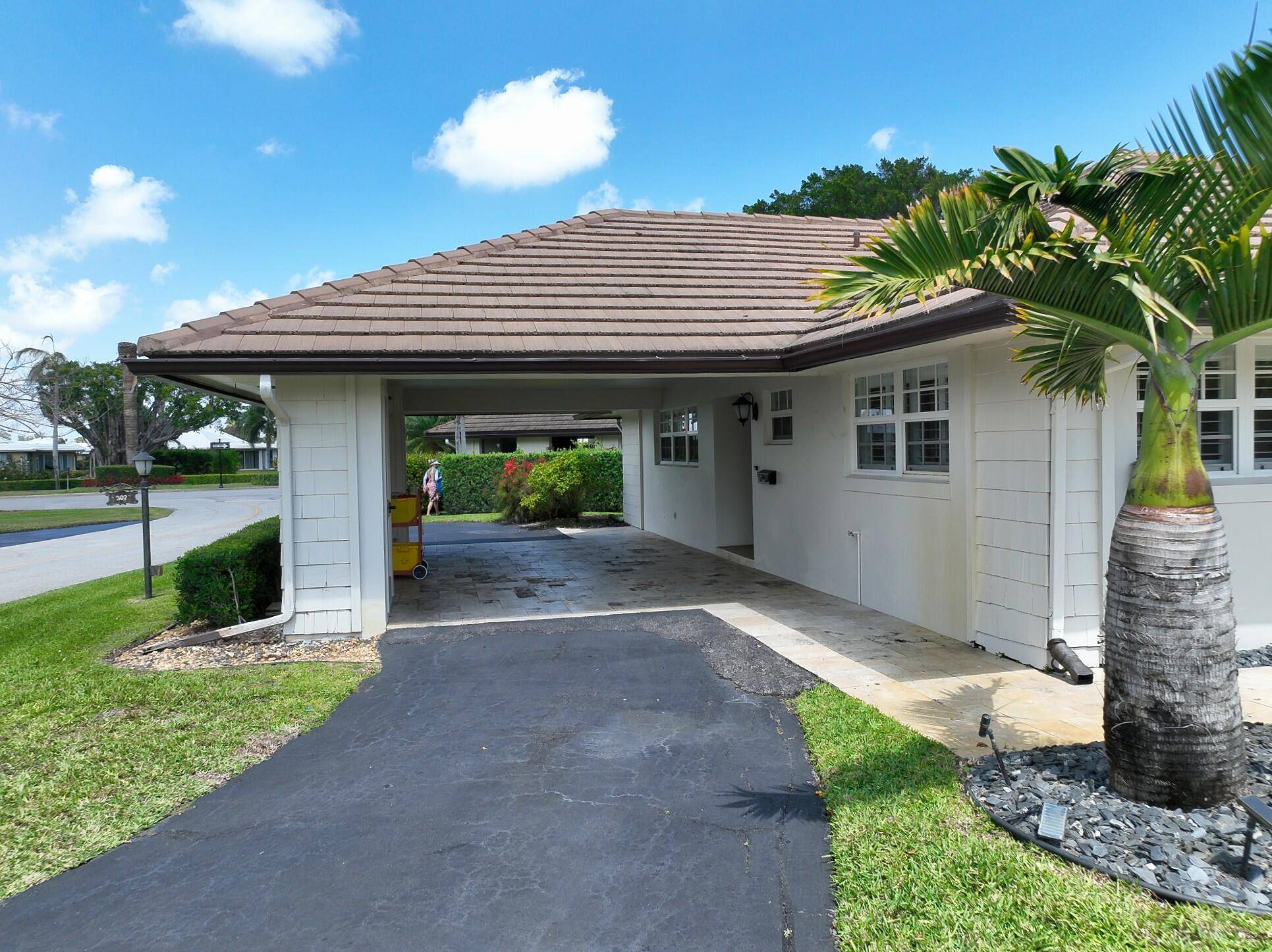 Atlantis, FL 33462,302 Cedar Key CIR