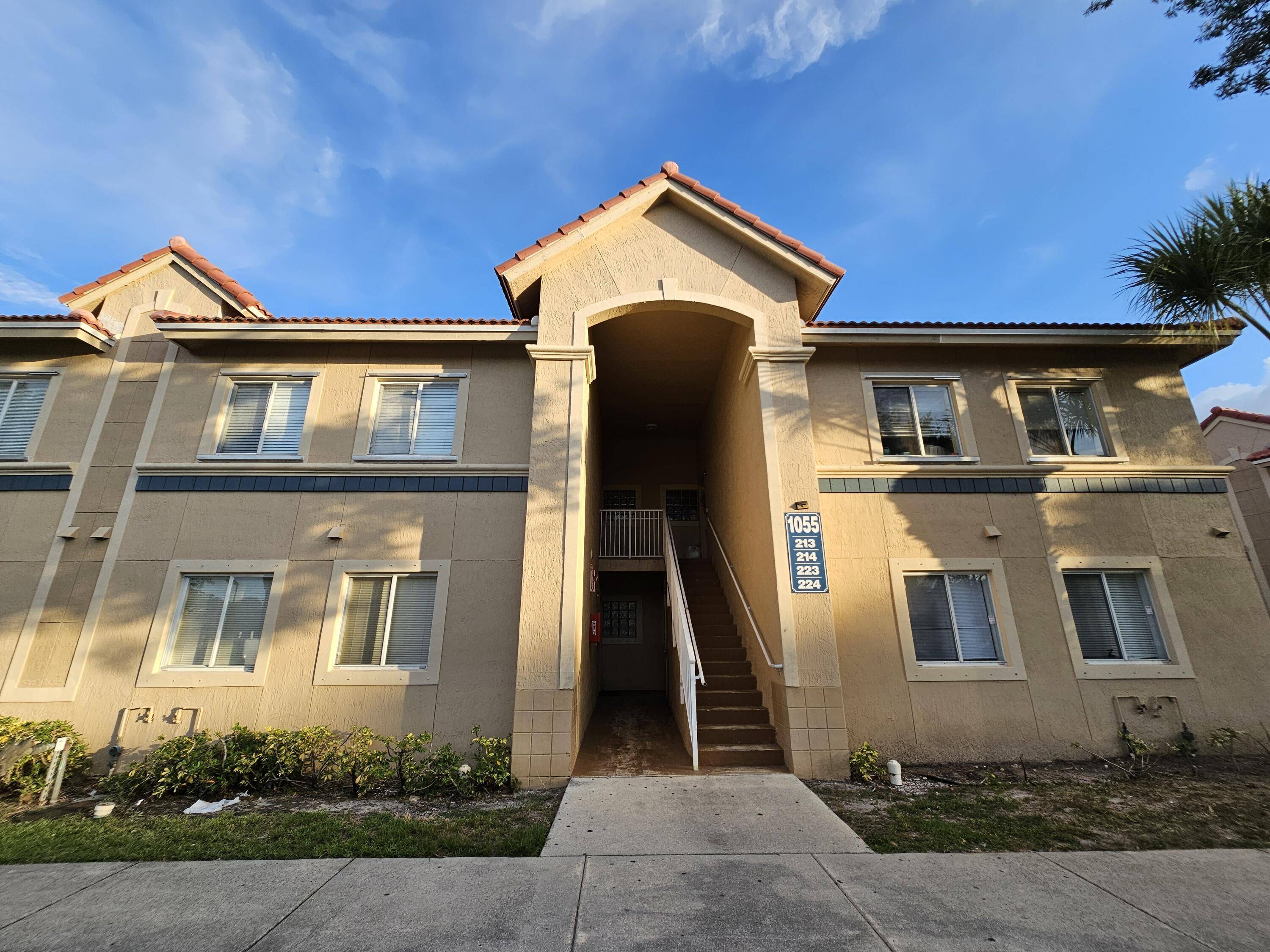 West Palm Beach, FL 33411,1055 Golden Lakes BLVD 213