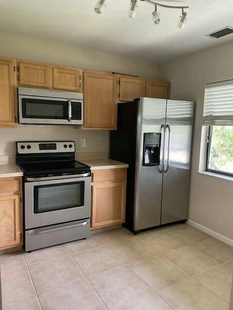 Stuart, FL 34994,2091 NW 21st Terrace 107