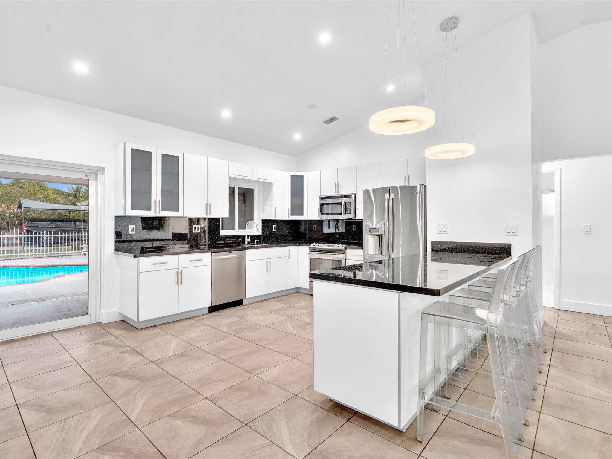 Miami, FL 33162,20 NE 159 ST