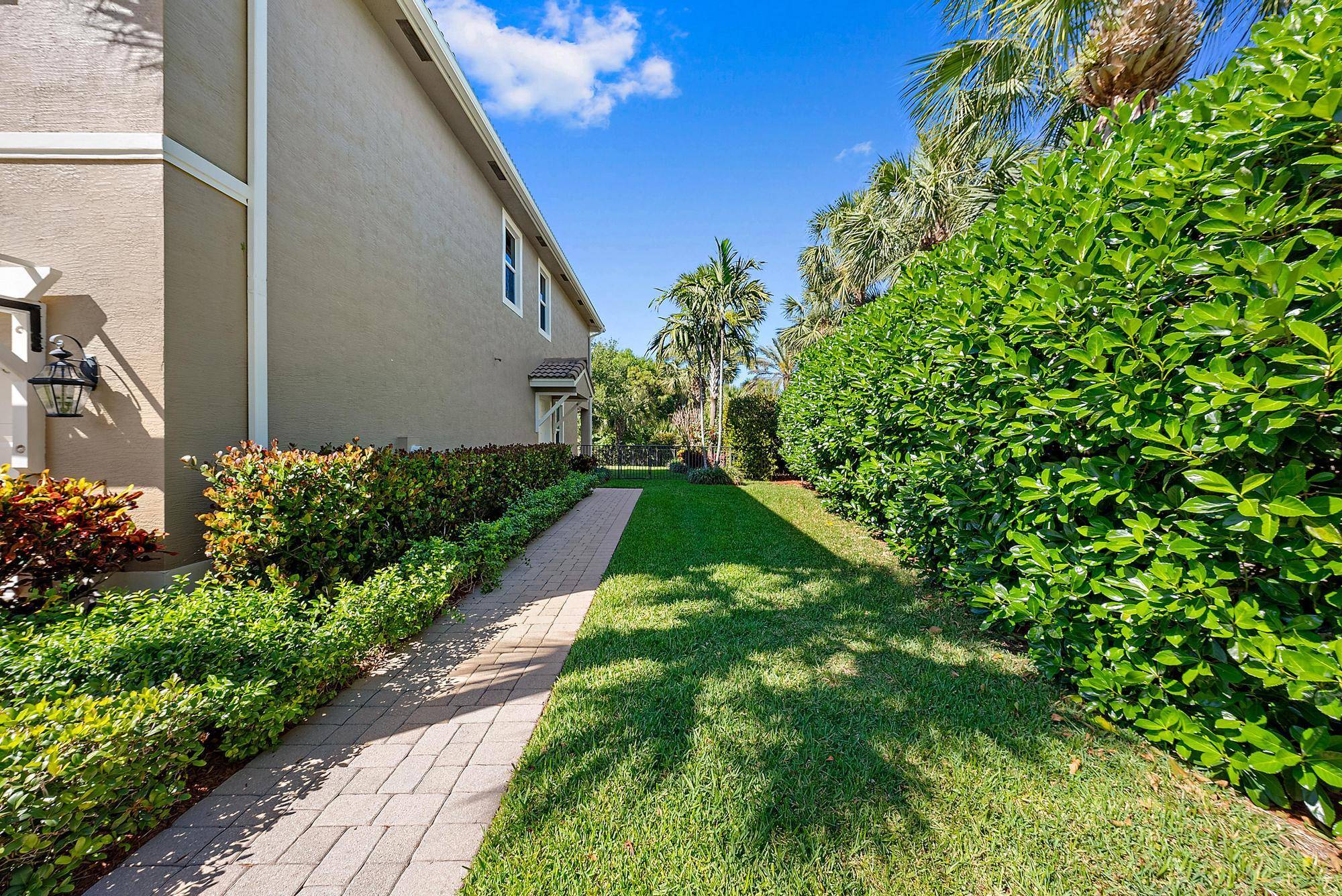 Palm Beach Gardens, FL 33418,5077 Dulce CT