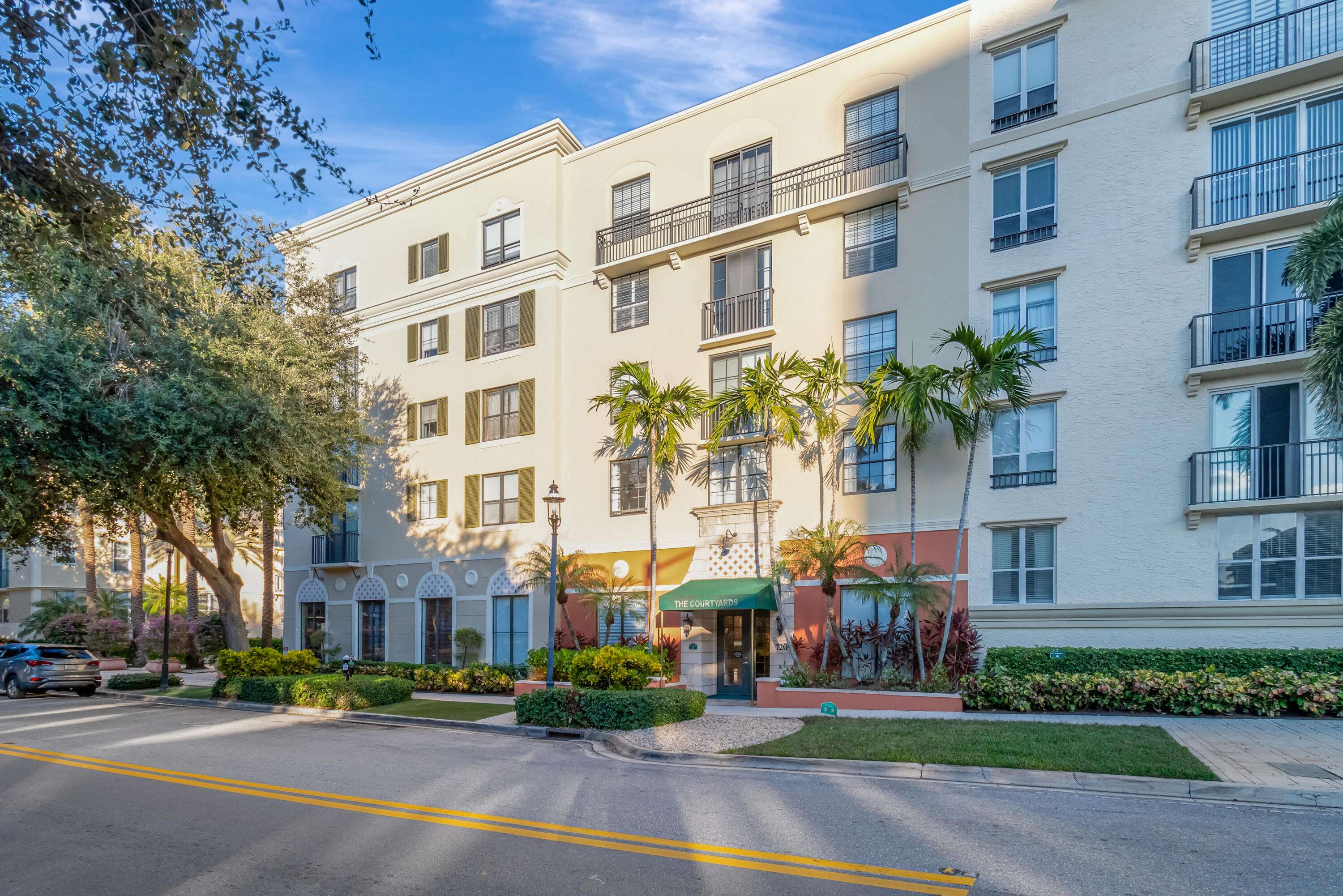 West Palm Beach, FL 33401,720 S Sapodilla AVE 206