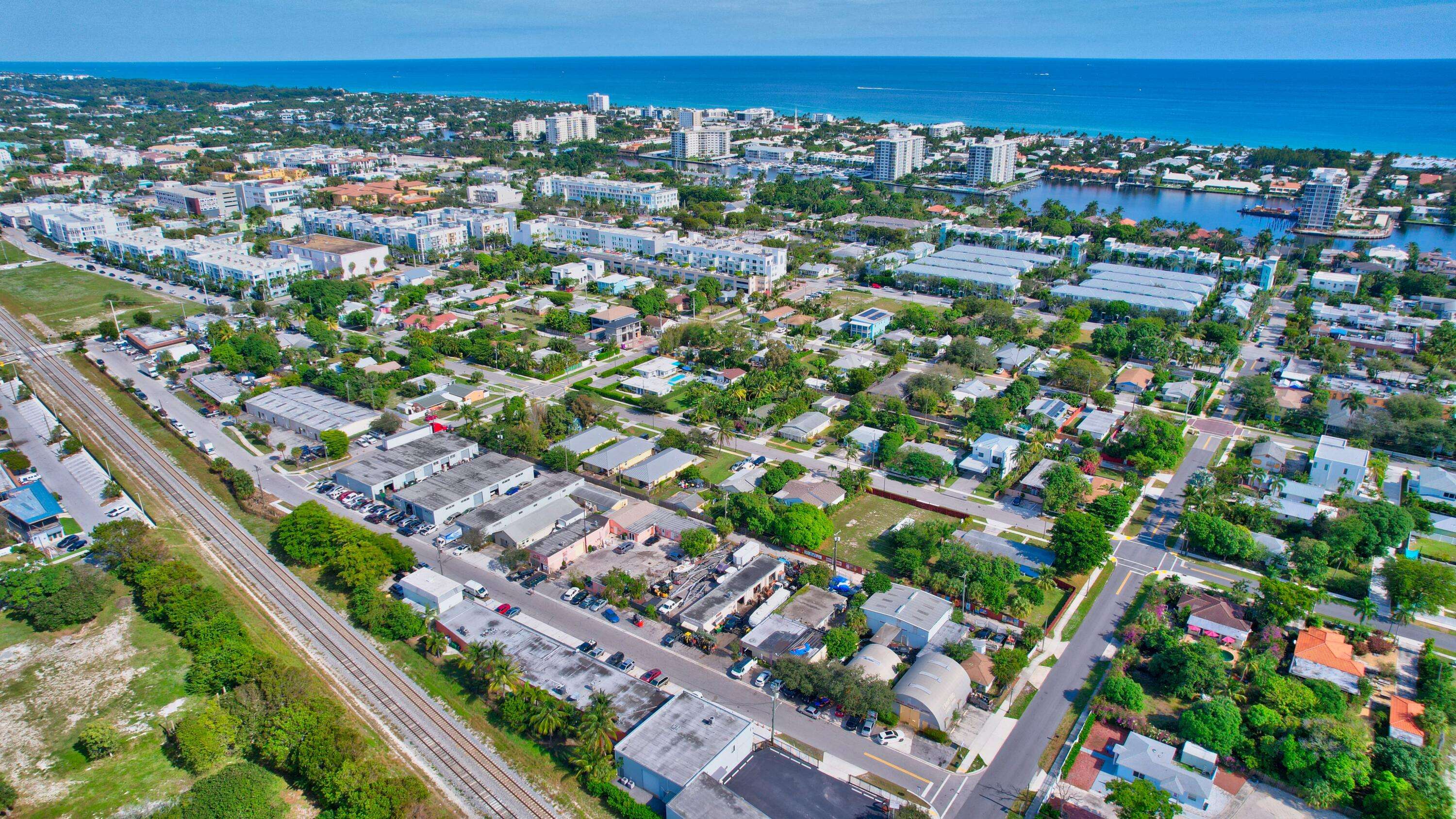 Delray Beach, FL 33483,375 SE 2nd AVE