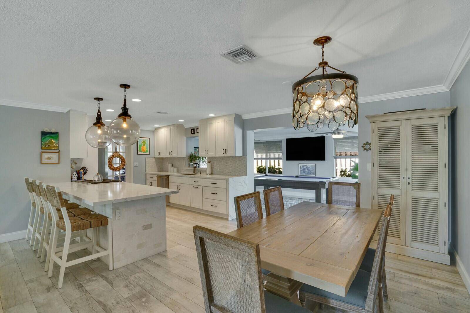 Delray Beach, FL 33444,301 Enfield RD