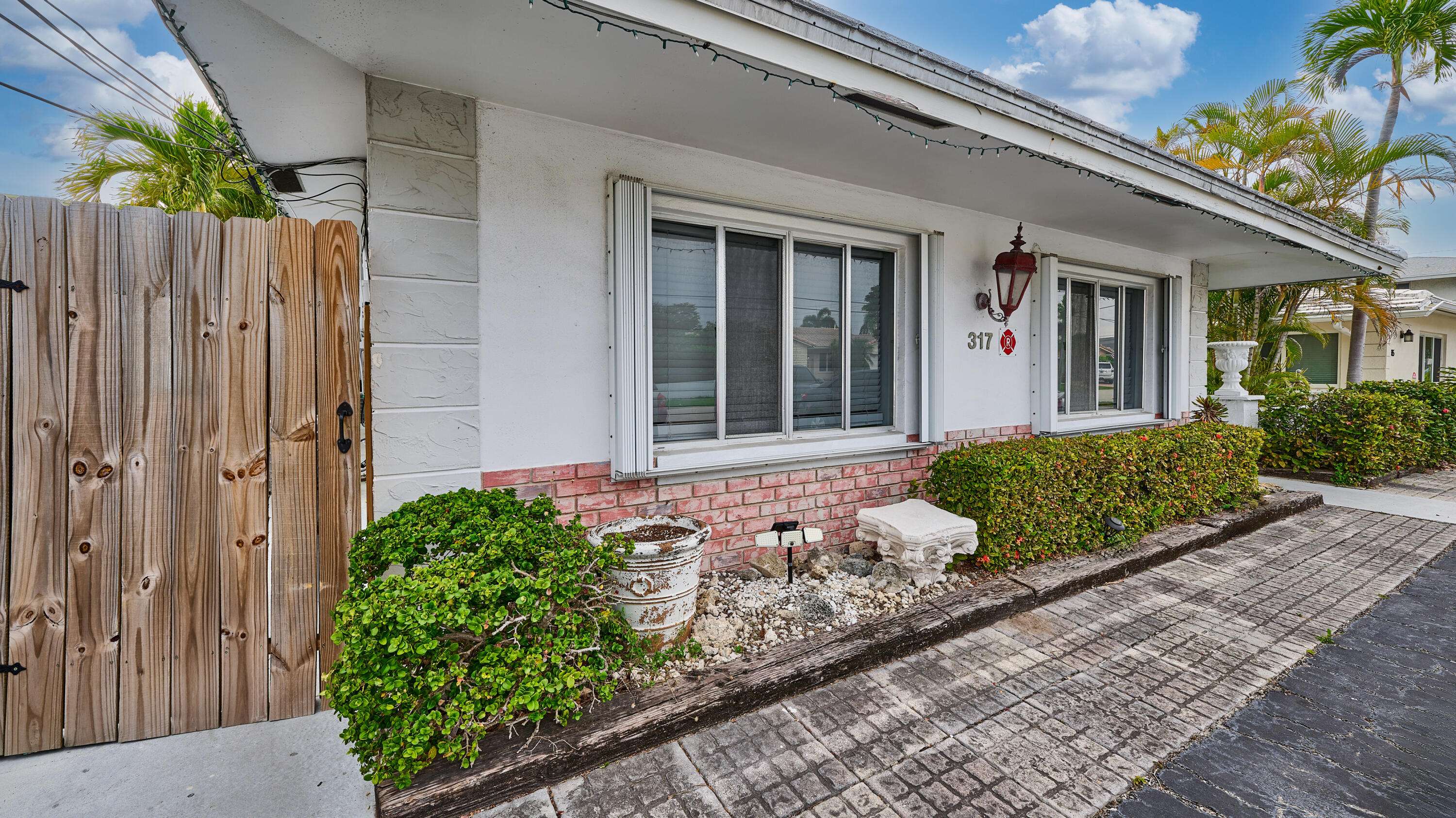 Pompano Beach, FL 33060,317 SE 12 AVE 1-3