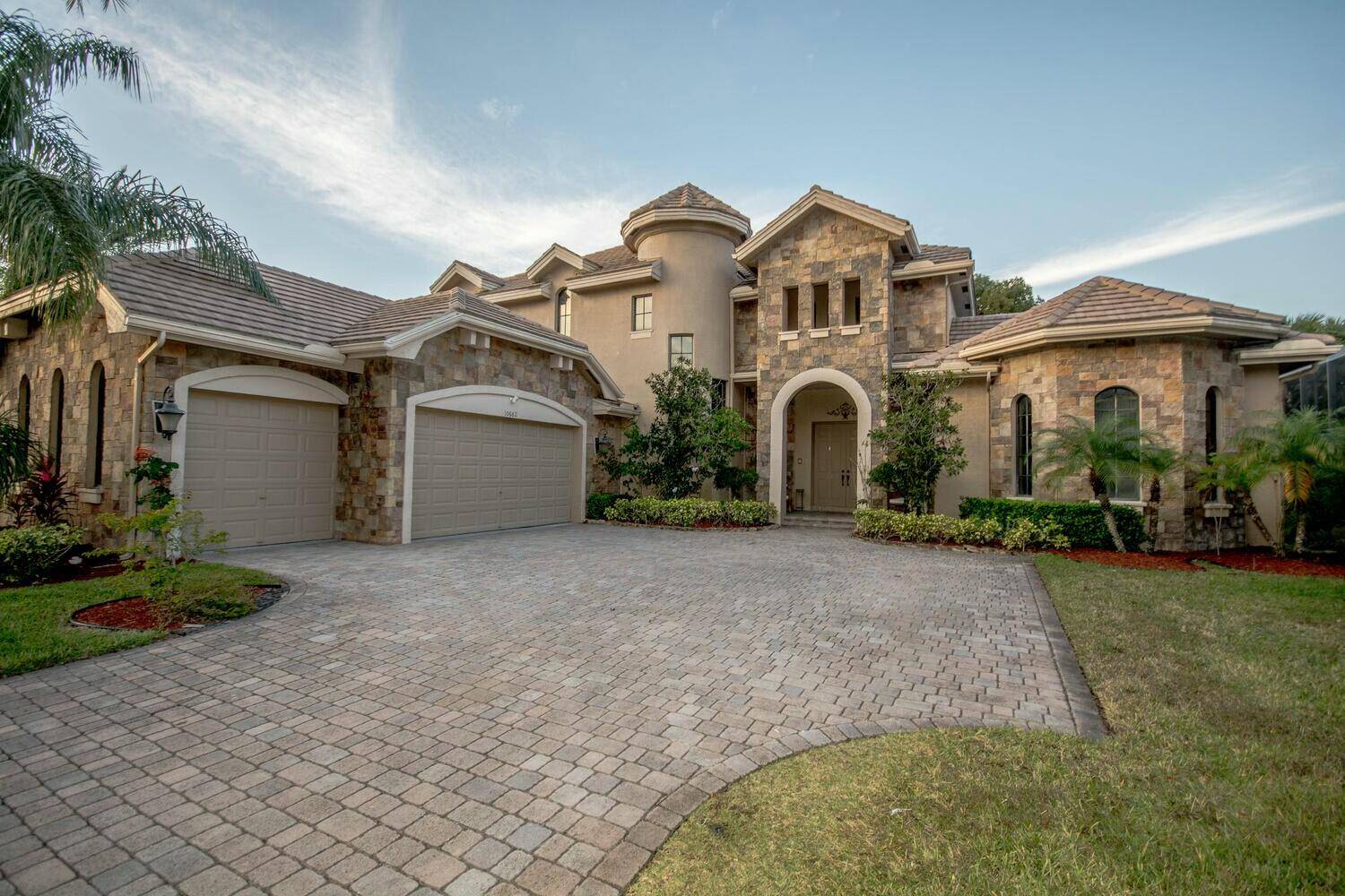 Wellington, FL 33449,10682 Versailles BLVD