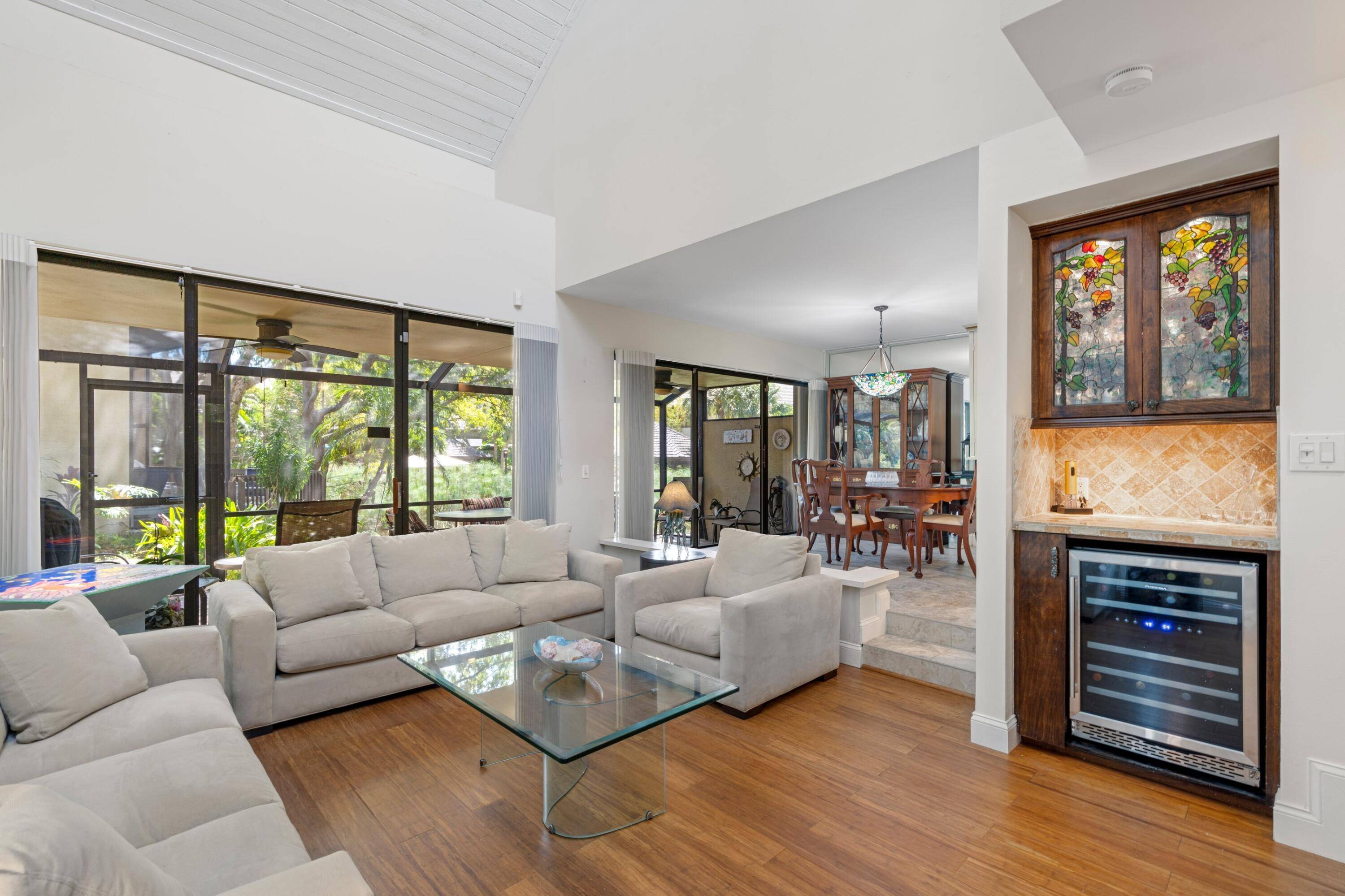 Boca Raton, FL 33486,754 Saint Albans DR